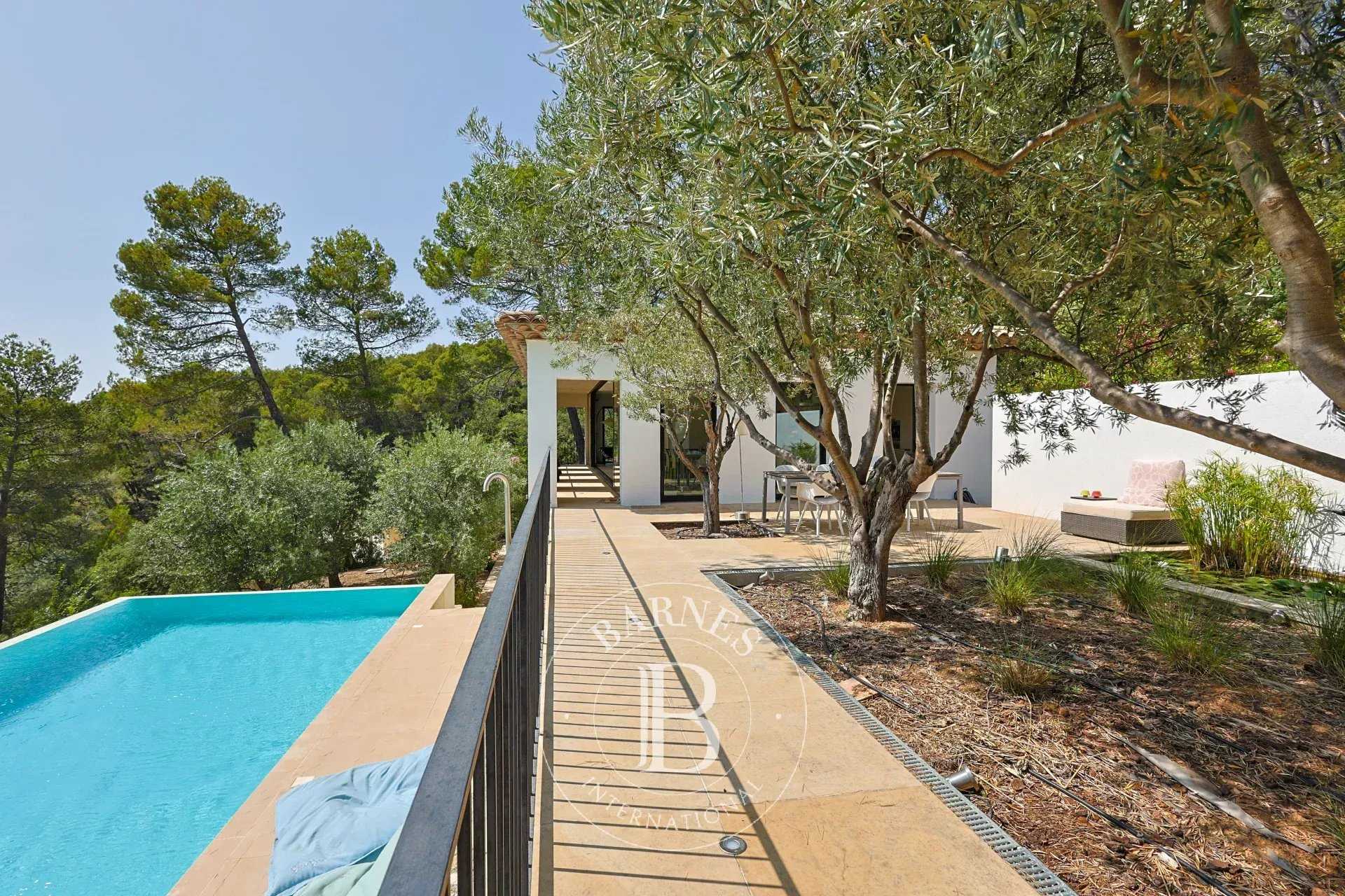 Lorgues  - Villa 5 Pi&egrave;ces 4 Chambres