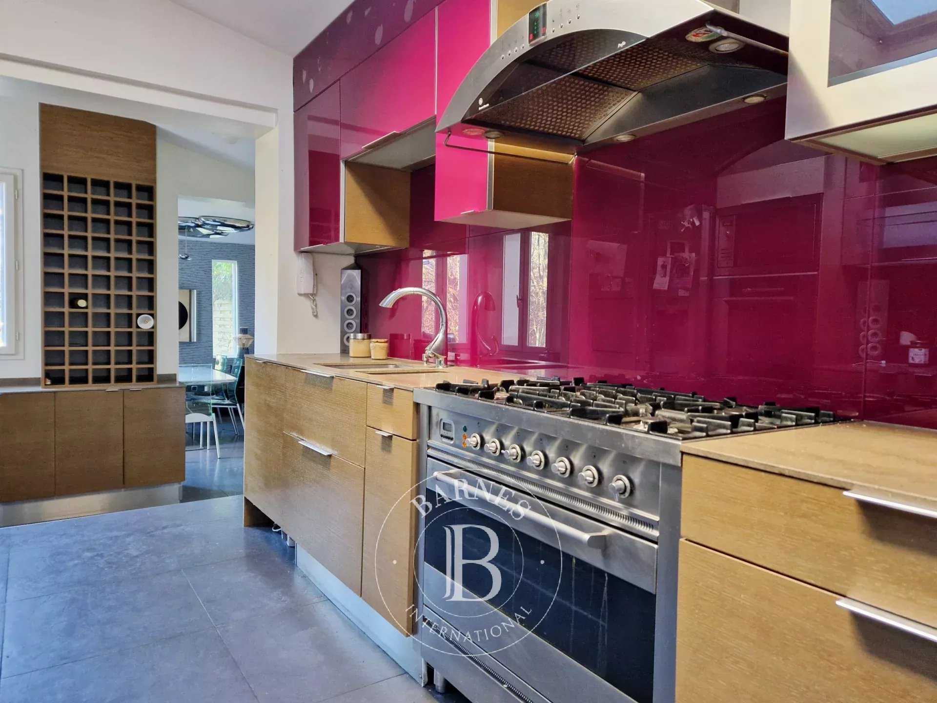 Montmorency  - Maison 11 Pi&egrave;ces 6 Chambres