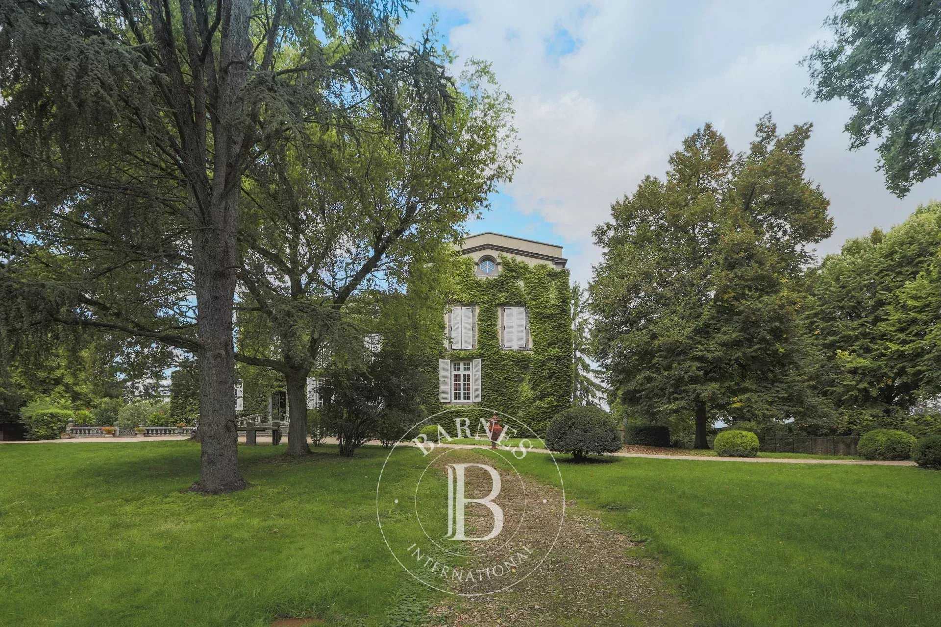 Cellule  - Castle 9 Bedrooms