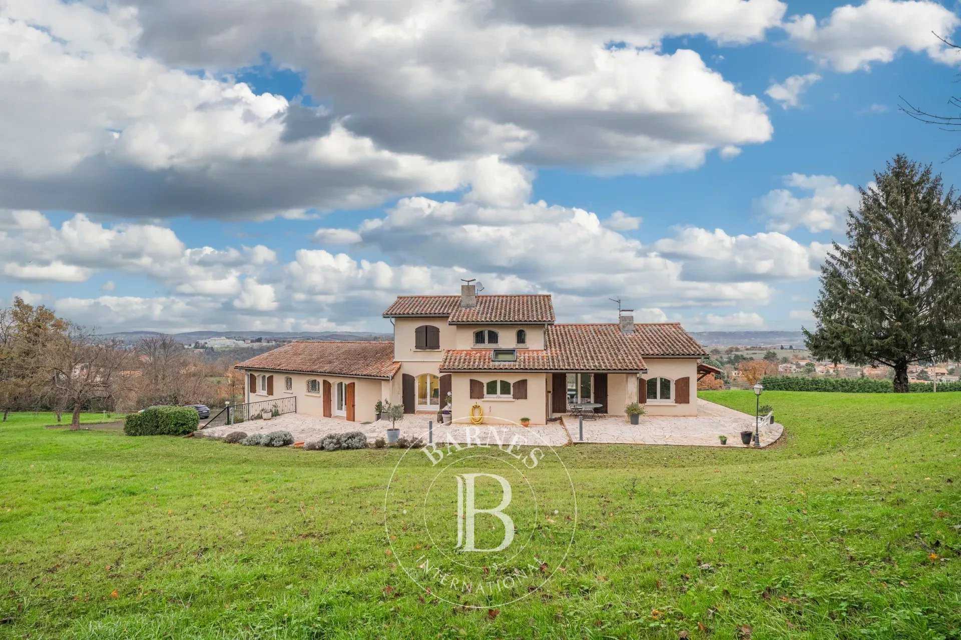 Vienne  - Maison 8 Pi&egrave;ces 4 Chambres