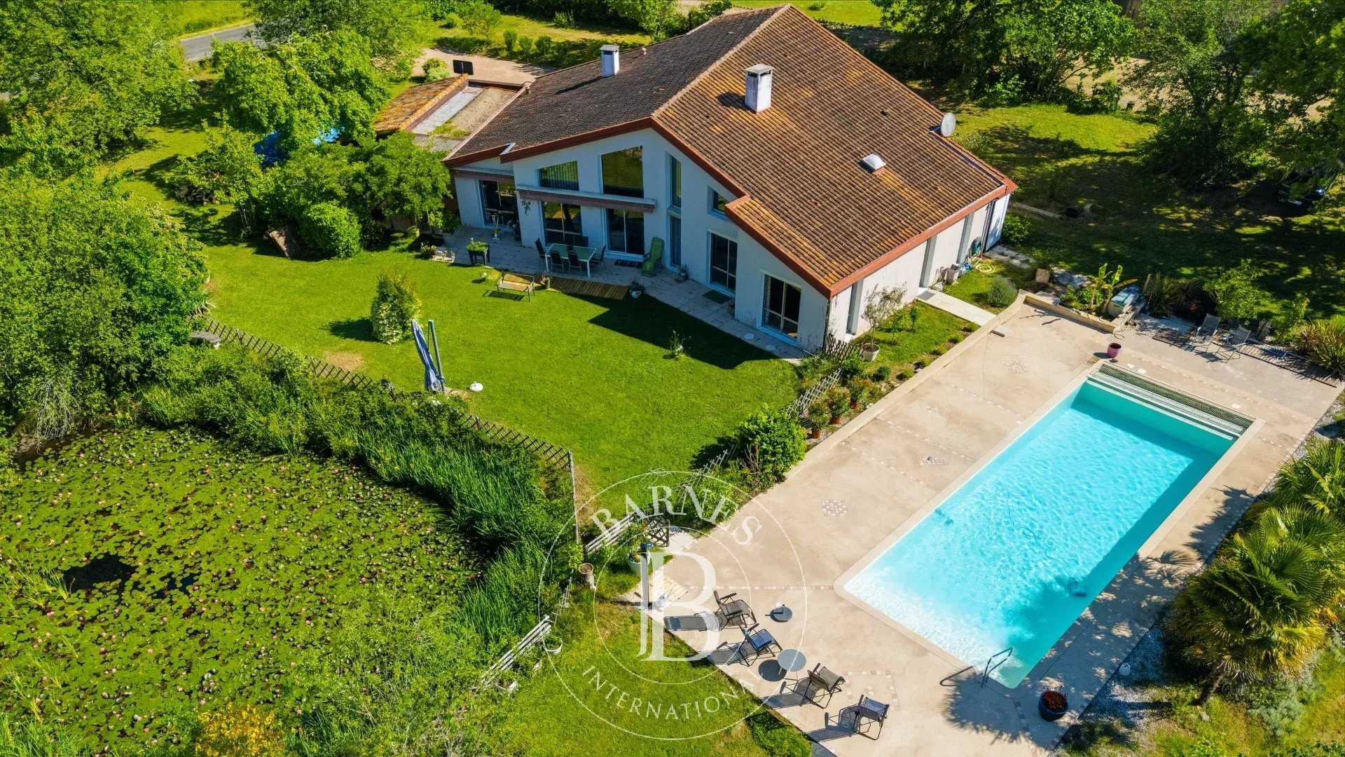 Coursac  - Propriété 8 Pi&egrave;ces 4 Chambres