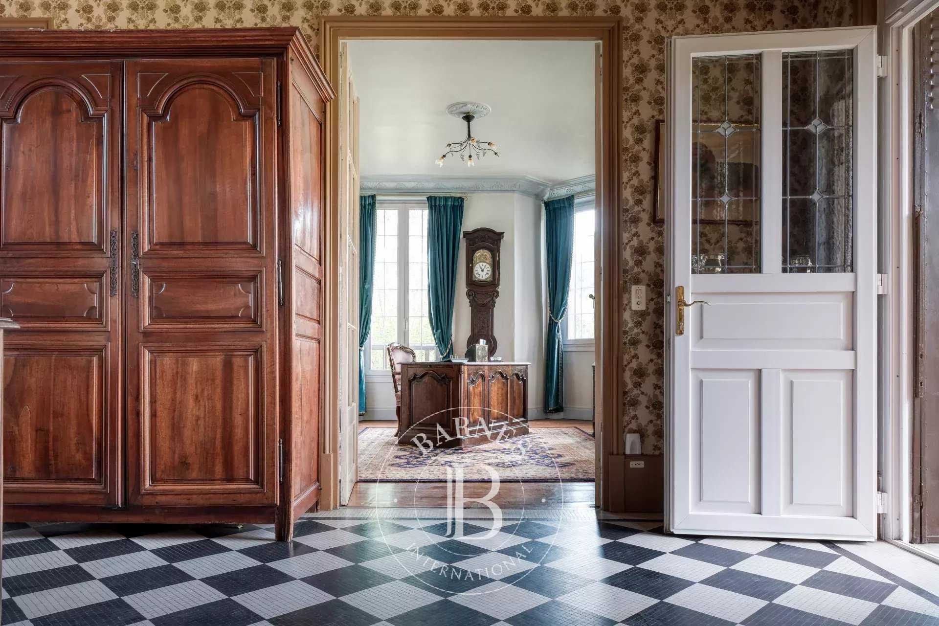 Roinville  - Manoir 12 Pi&egrave;ces 6 Chambres