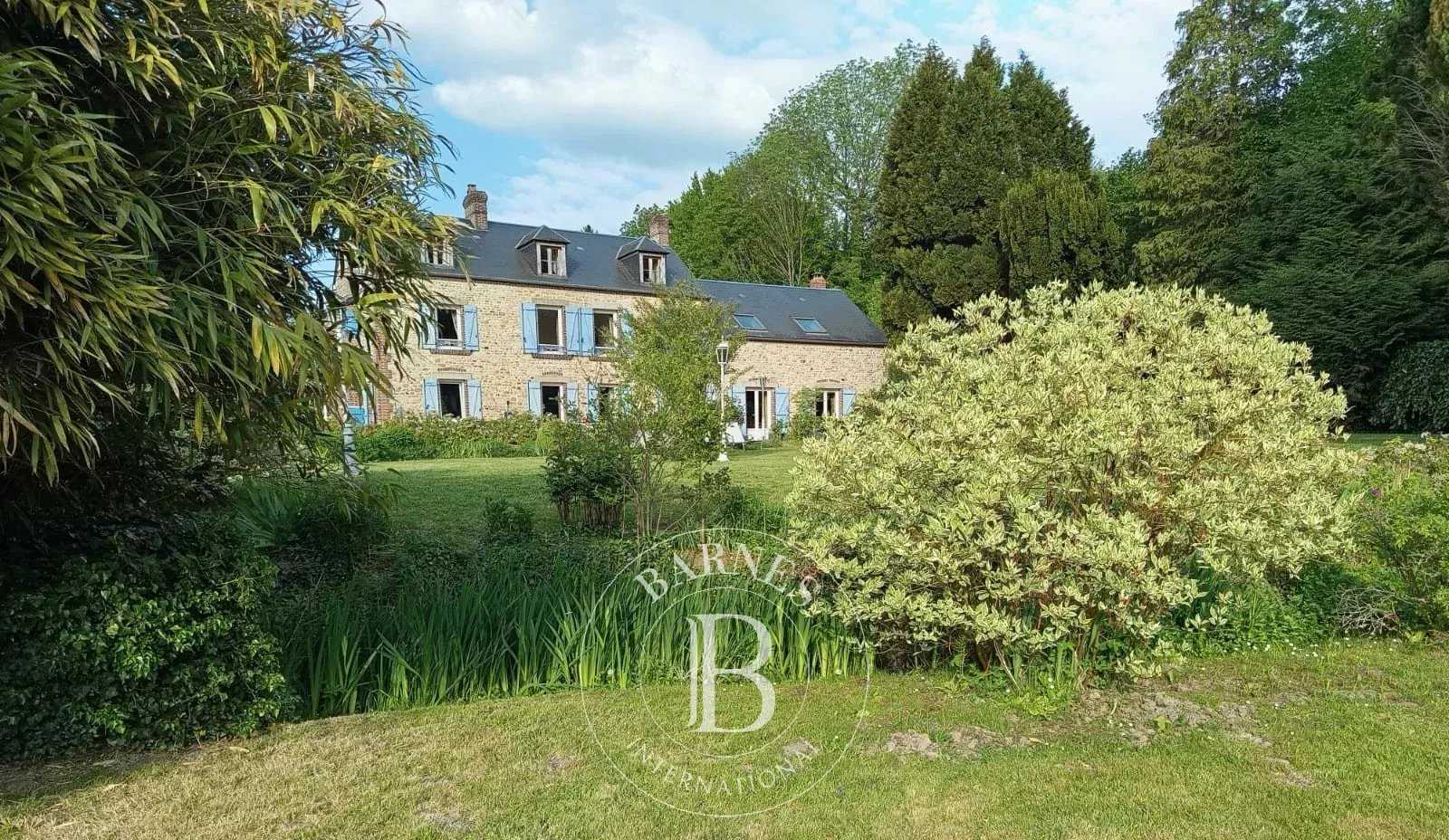 Sainte-Gauburge-Sainte-Colombe  - Maison 7 Pi&egrave;ces 4 Chambres