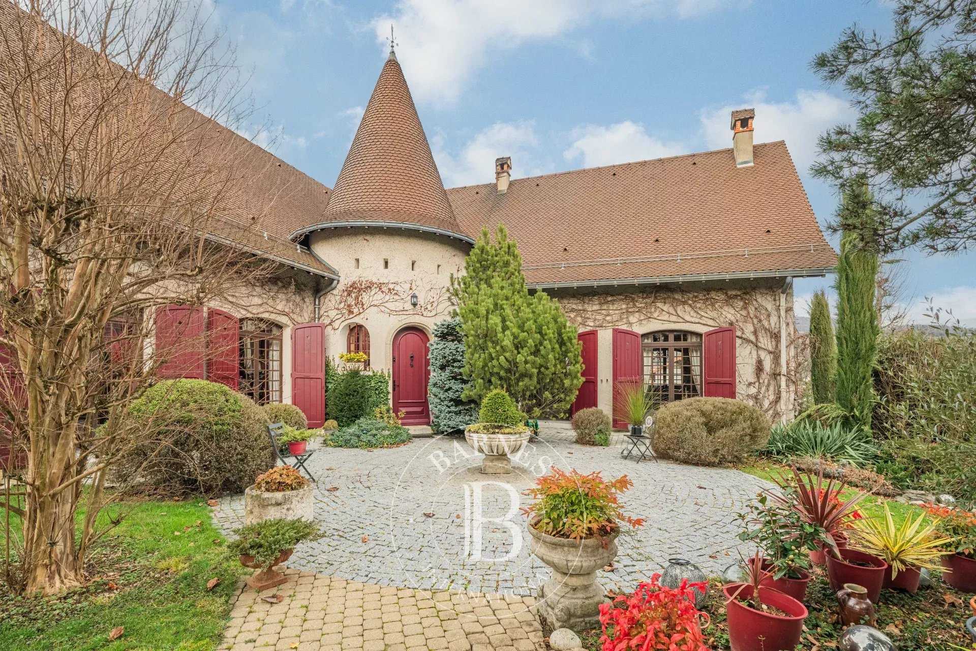 Voiron  - Maison 7 Pi&egrave;ces 4 Chambres