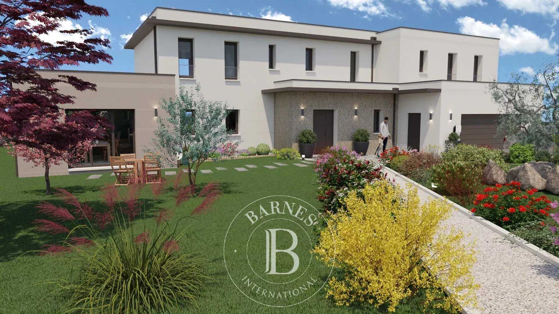 Fontainebleau  - Village house 