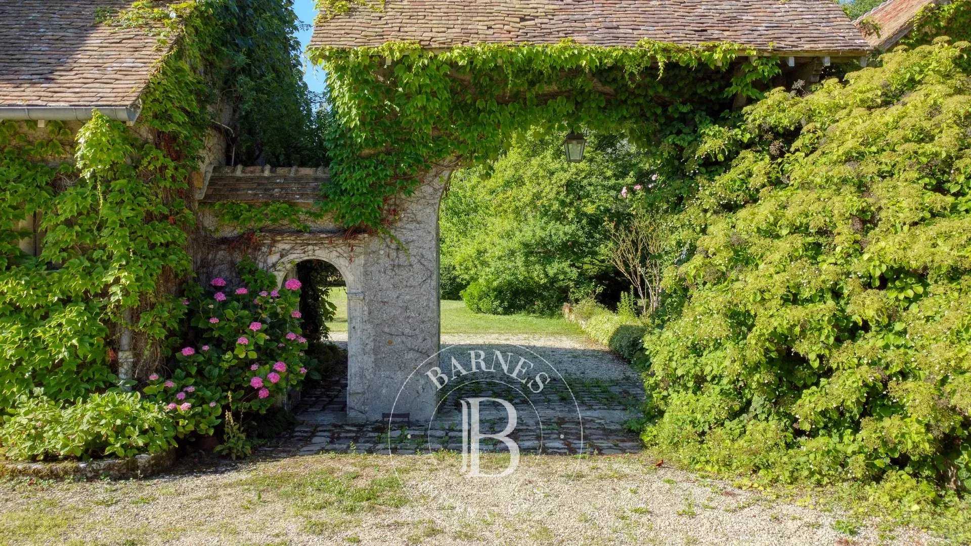Fontainebleau  - Propriété 10 Pi&egrave;ces 6 Chambres