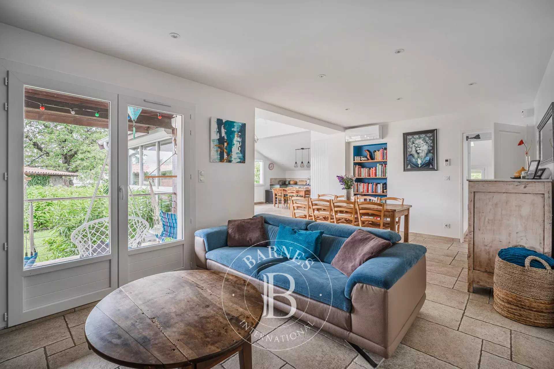 Coublevie  - Maison 9 Pi&egrave;ces 4 Chambres