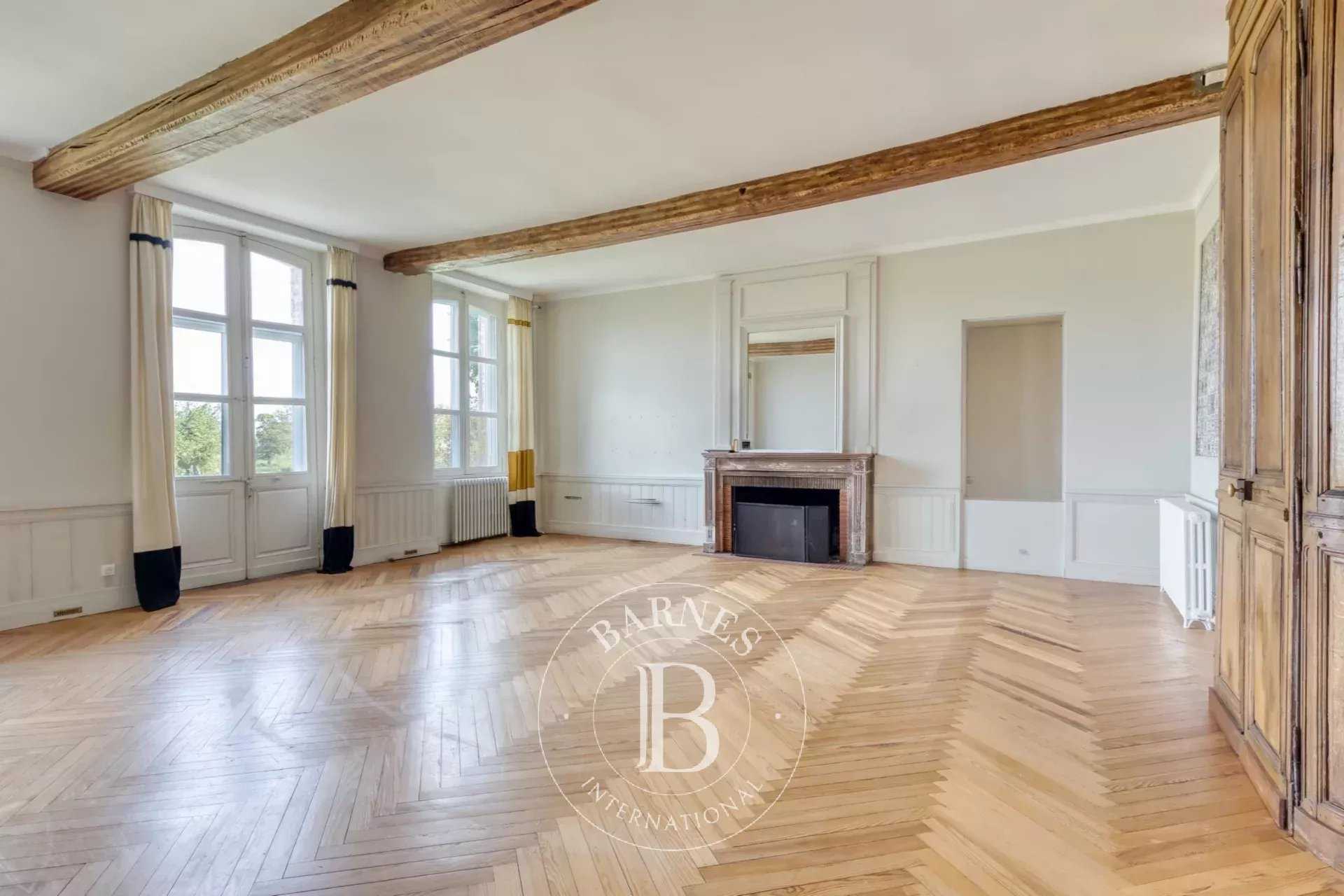 Gournay-en-Bray  - Manoir 18 Pi&egrave;ces 10 Chambres
