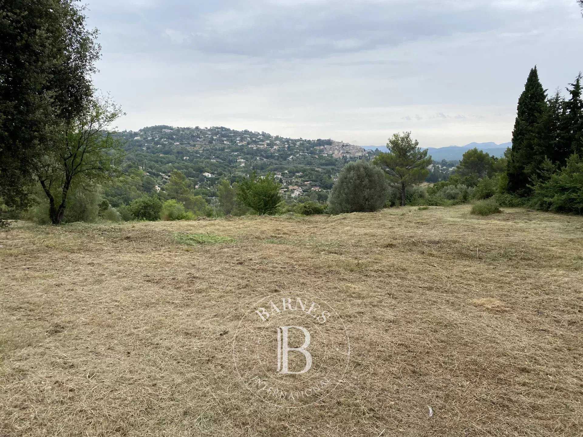 Fayence  - Terrain constructible 