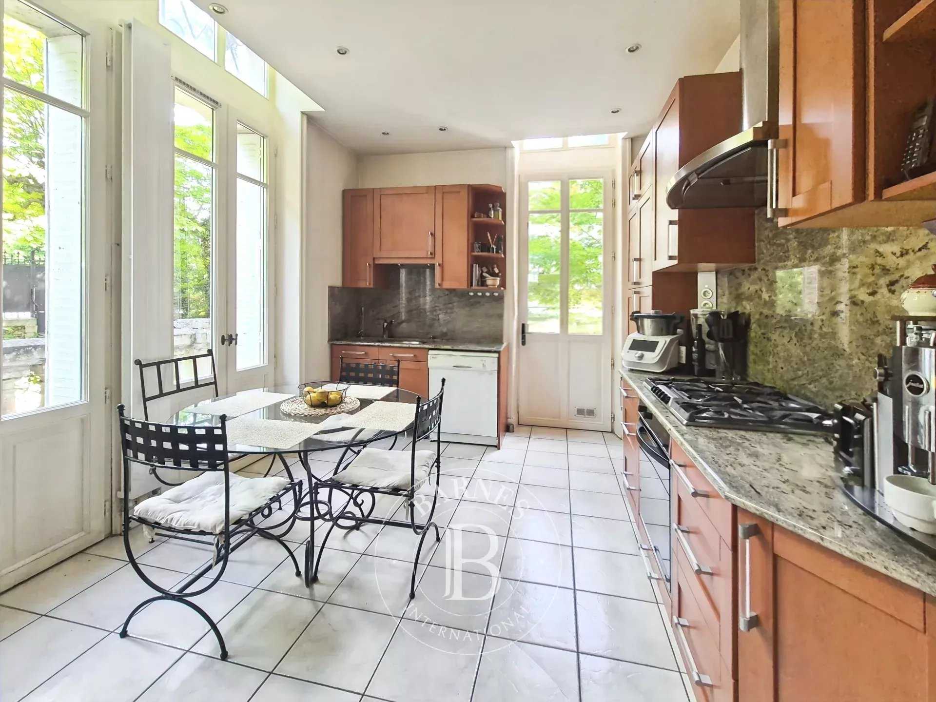 Châtel-Guyon  - Property 10 Bedrooms