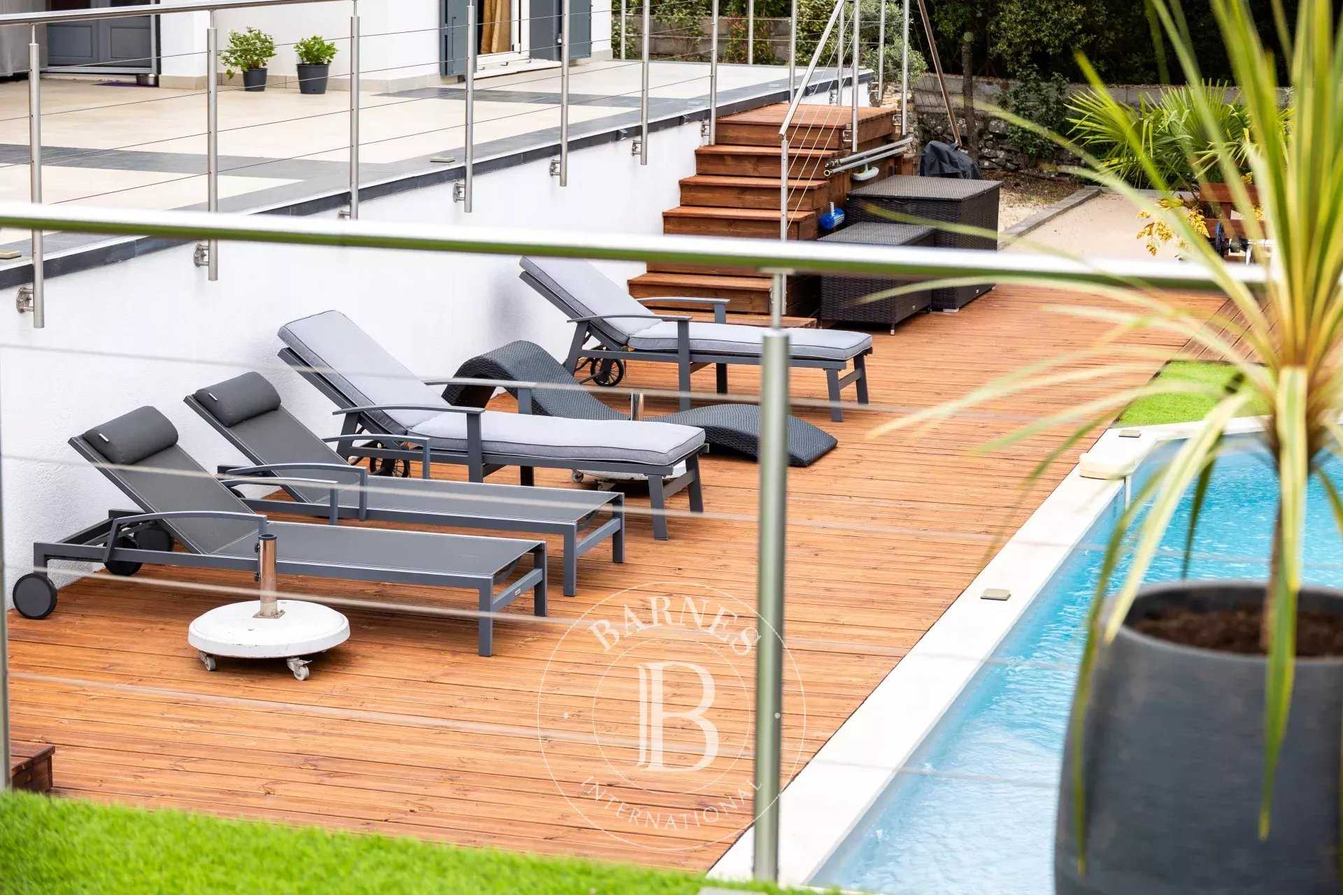 Saint-Maximin-la-Sainte-Baume  - Villa 7 Pièces 4 Chambres