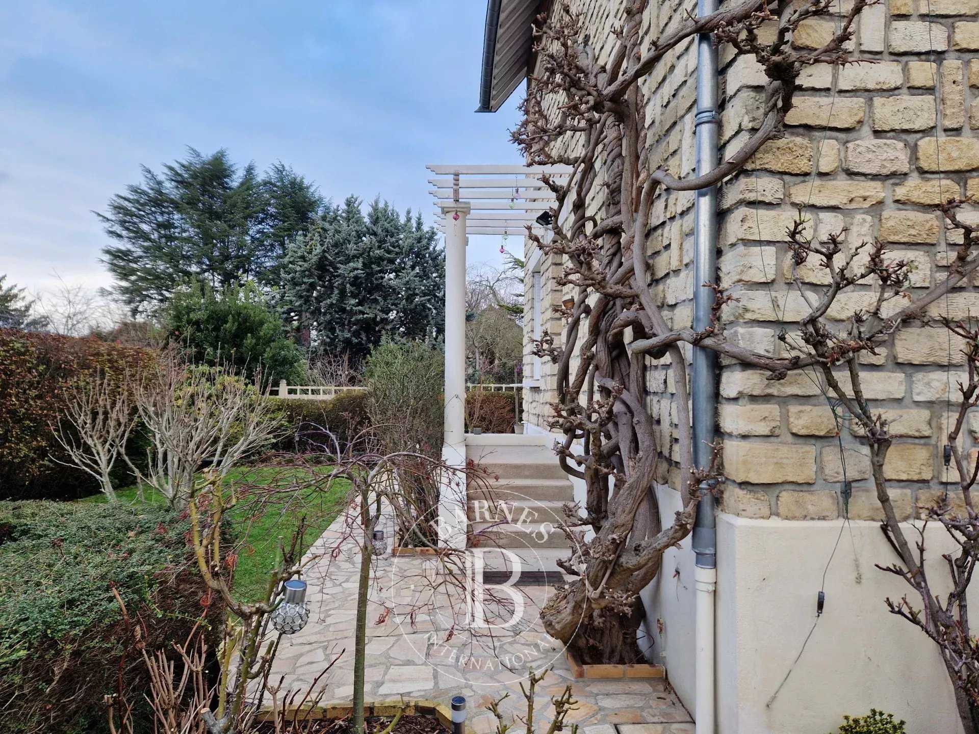 Enghien-les-Bains  - Maison 8 Pi&egrave;ces 5 Chambres