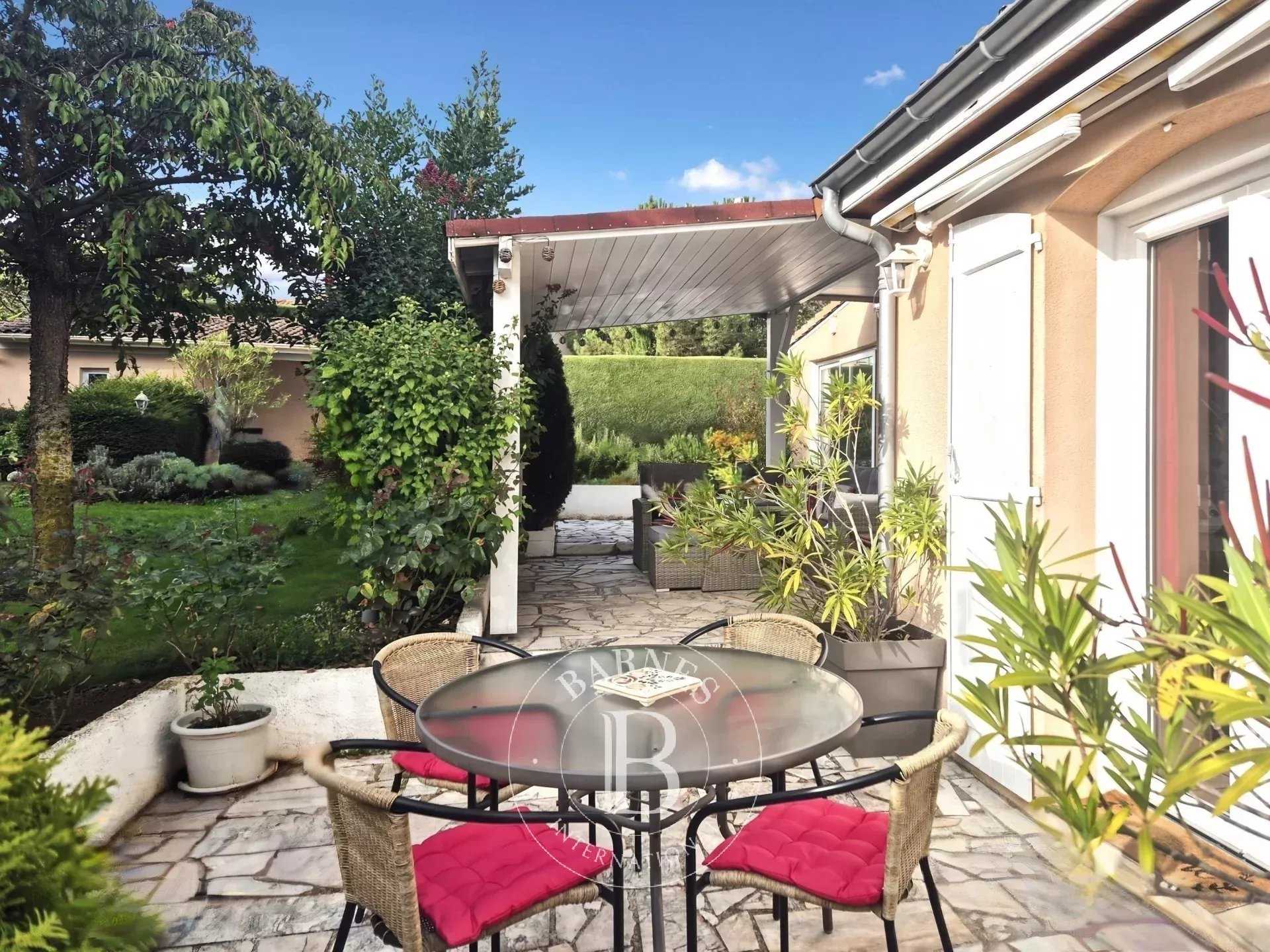 Vichel  - Maison 7 Pi&egrave;ces 4 Chambres