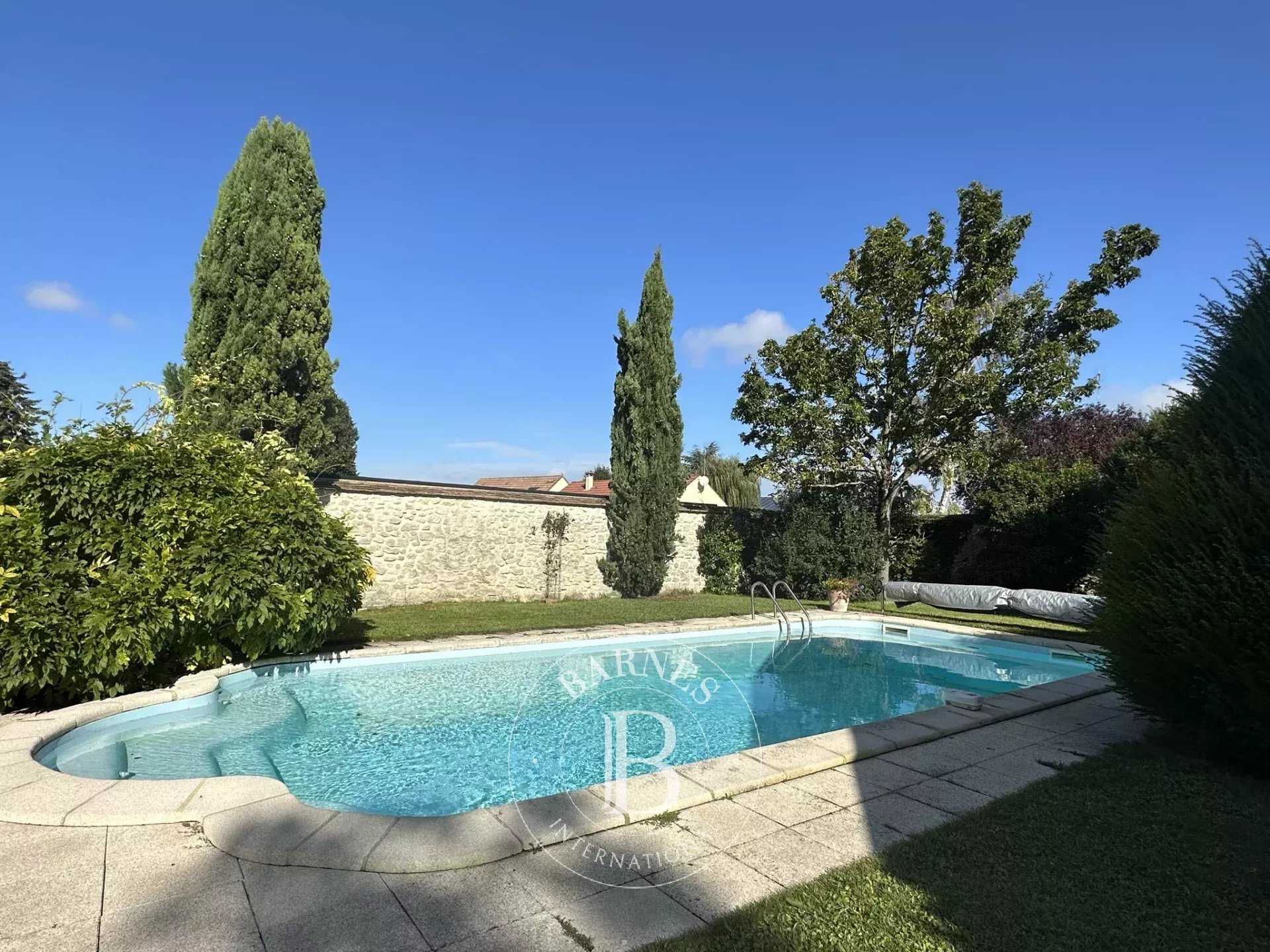 Roinvilliers  - Maison 7 Pièces 4 Chambres