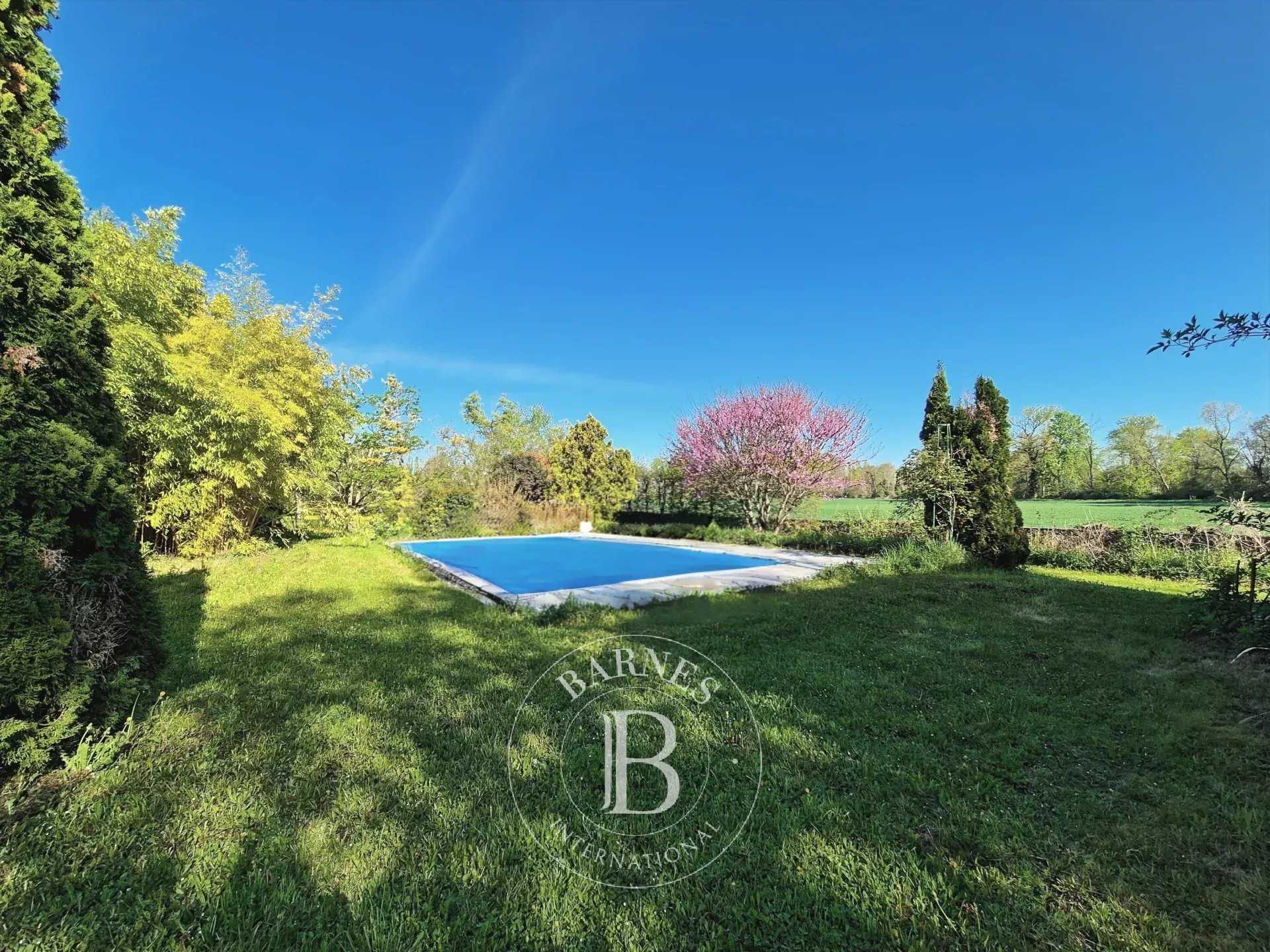 Cellule  - Casa 12 Cuartos 8 Habitaciones