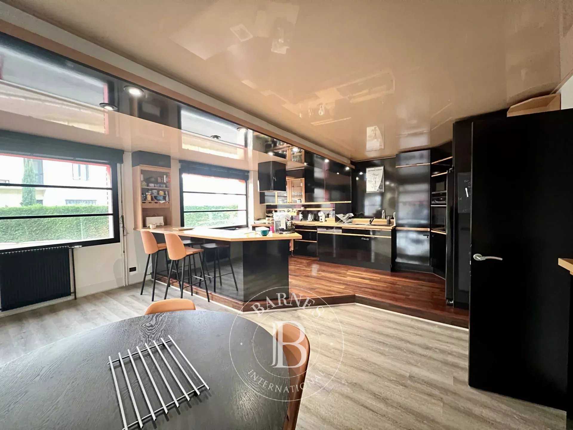 Chalon-sur-Saône  - Maison de village 9 Pi&egrave;ces 6 Chambres