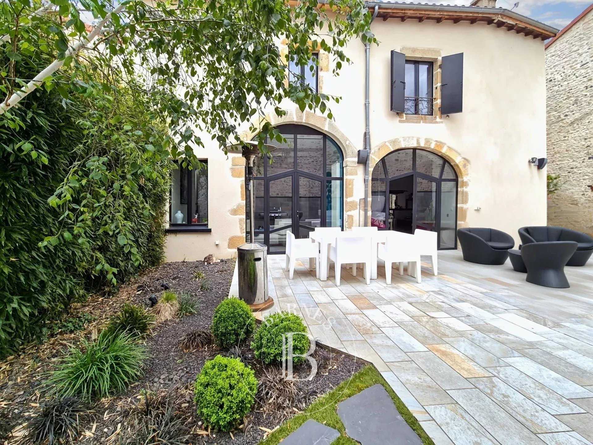 Plauzat  - Maison 10 Pi&egrave;ces 6 Chambres