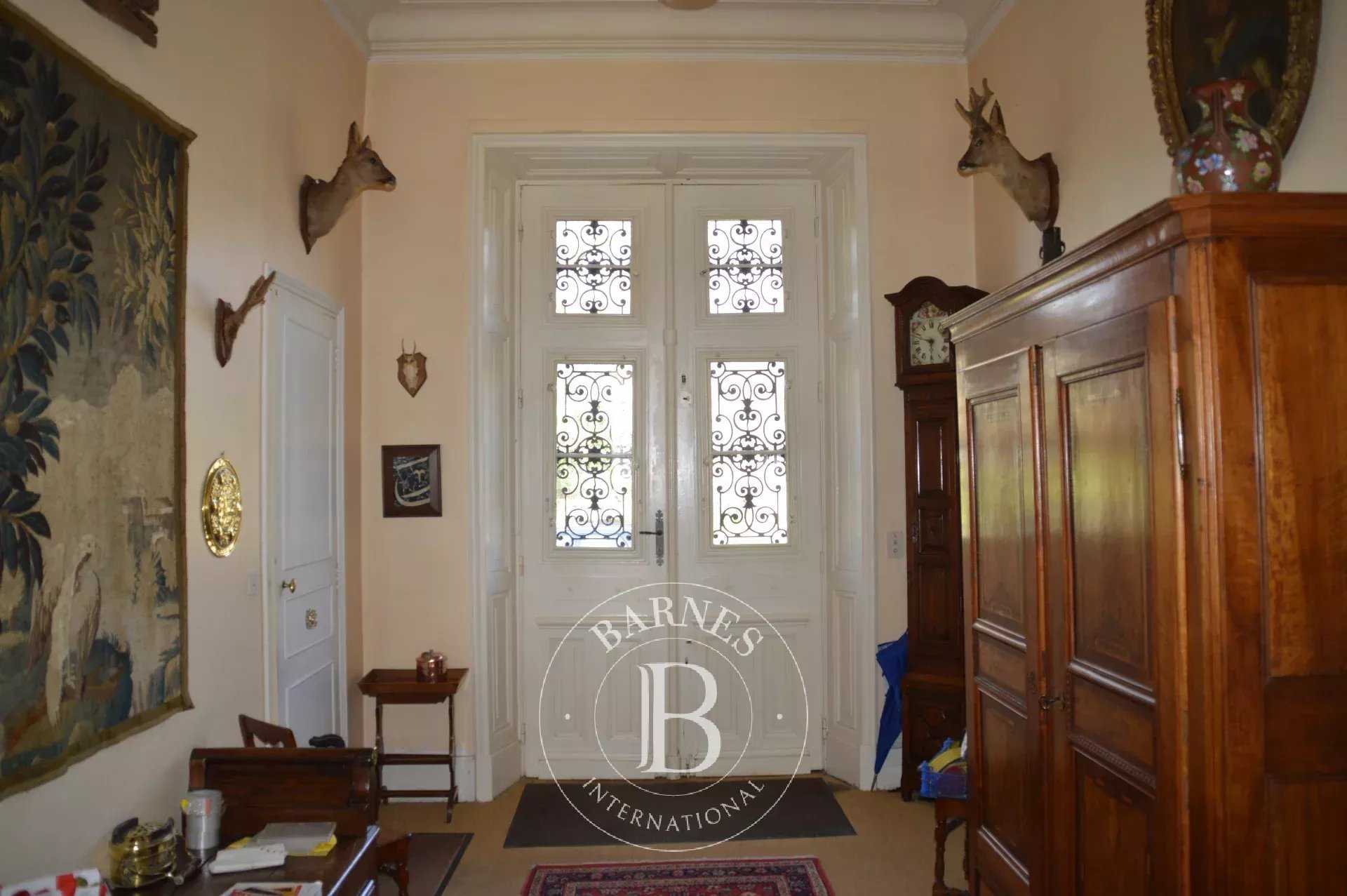 Niort  - Castle 5 Bedrooms