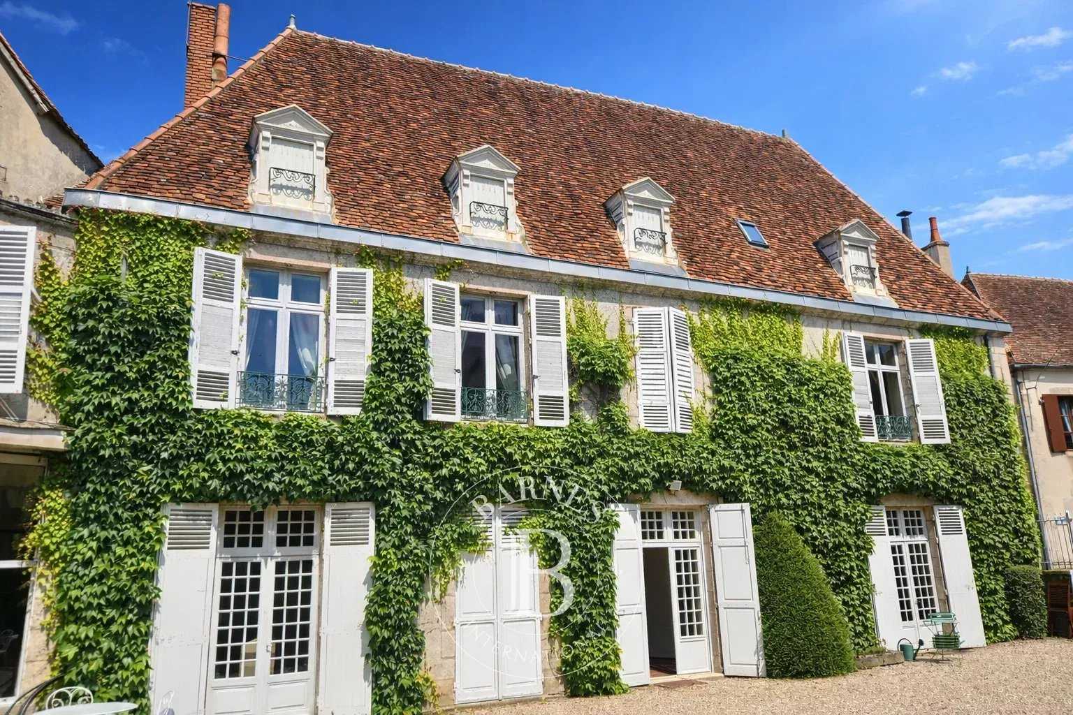 Boussac  - Manoir 12 Pi&egrave;ces 7 Chambres