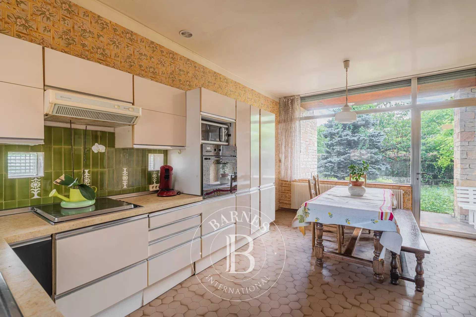 Saint-Étienne-de-Crossey  - Maison 8 Pi&egrave;ces 5 Chambres