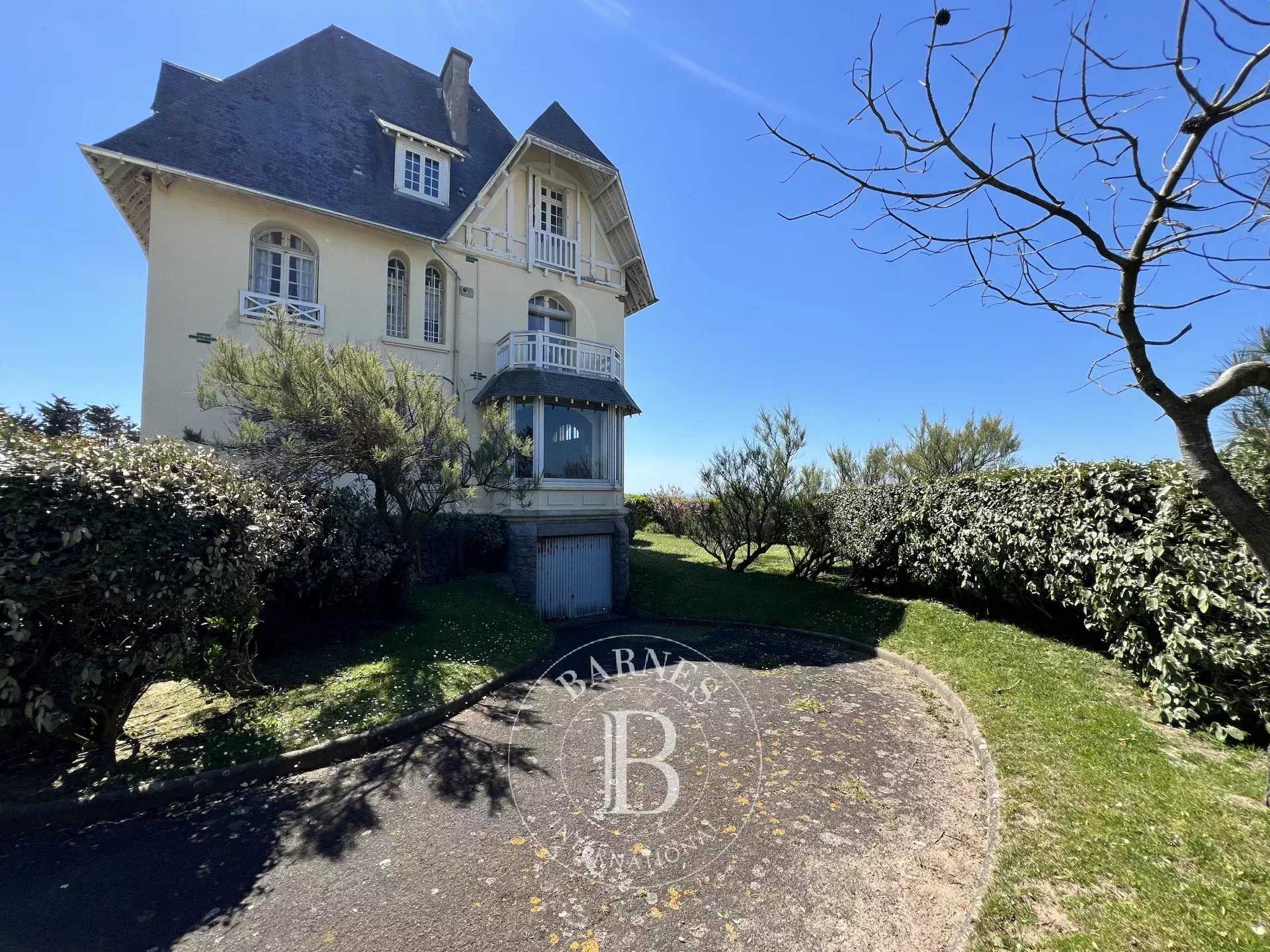 Jullouville  - Villa 6 Bedrooms