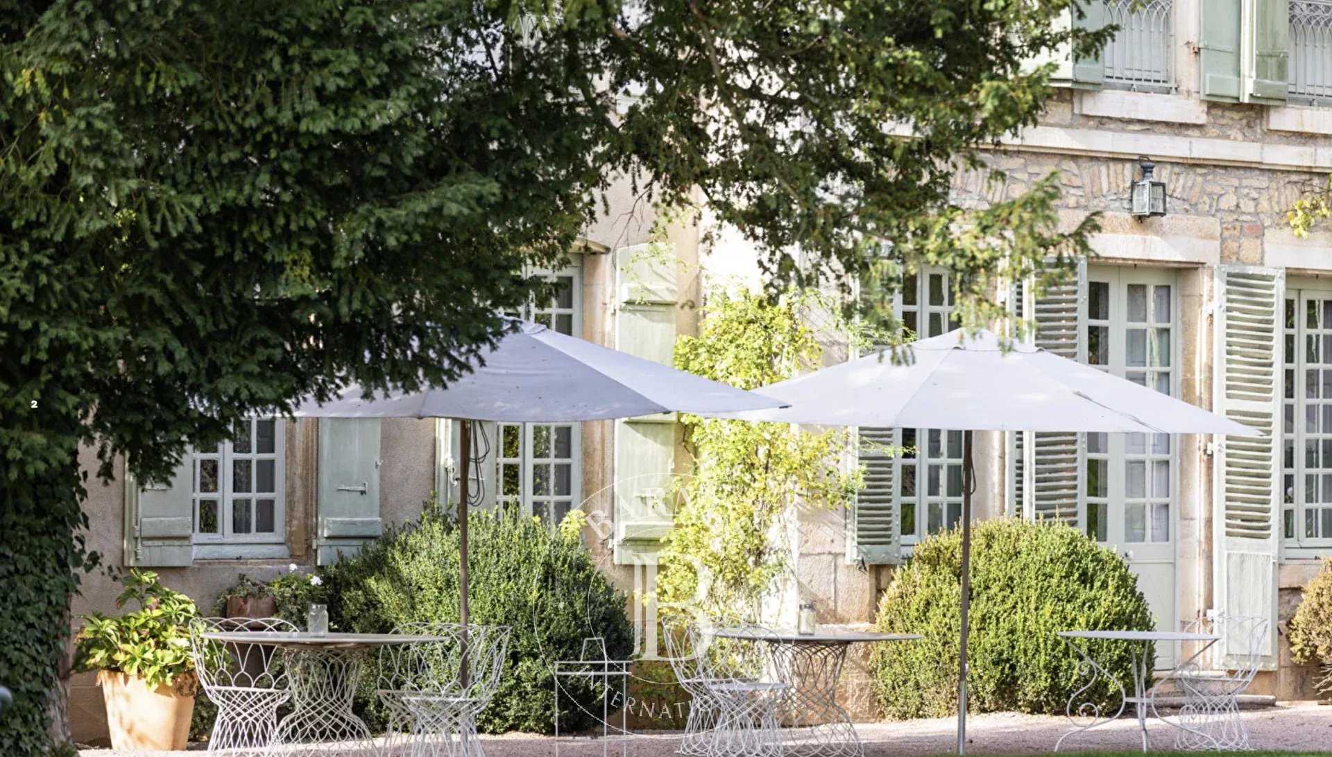 Givry  - Propriété 17 Pièces 8 Chambres