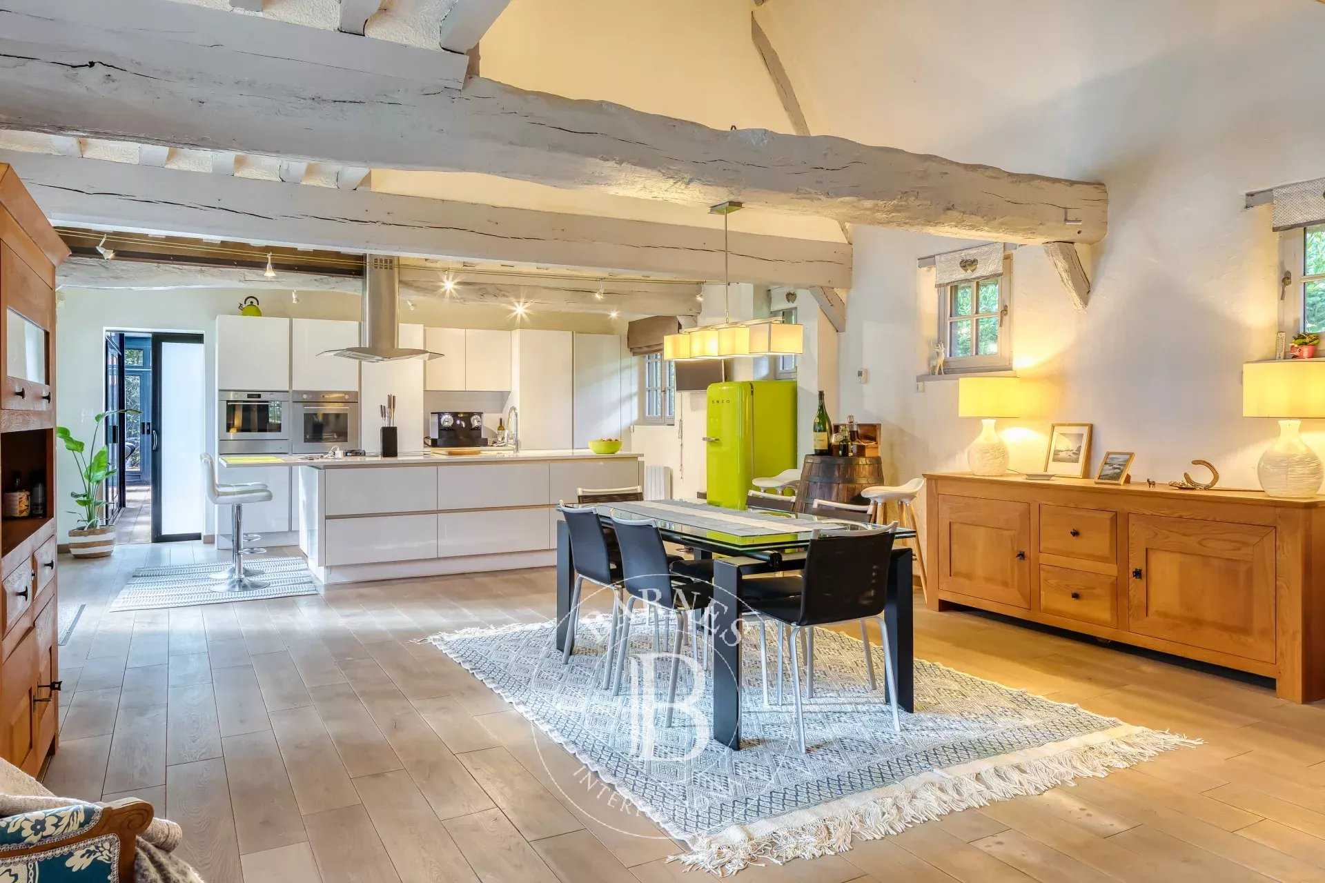 Yerville  - Chaumière 7 Pi&egrave;ces 4 Chambres