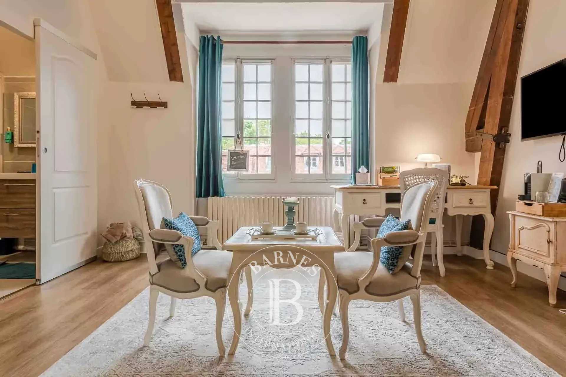Évry-Courcouronnes  - Maison 11 Pi&egrave;ces 6 Chambres