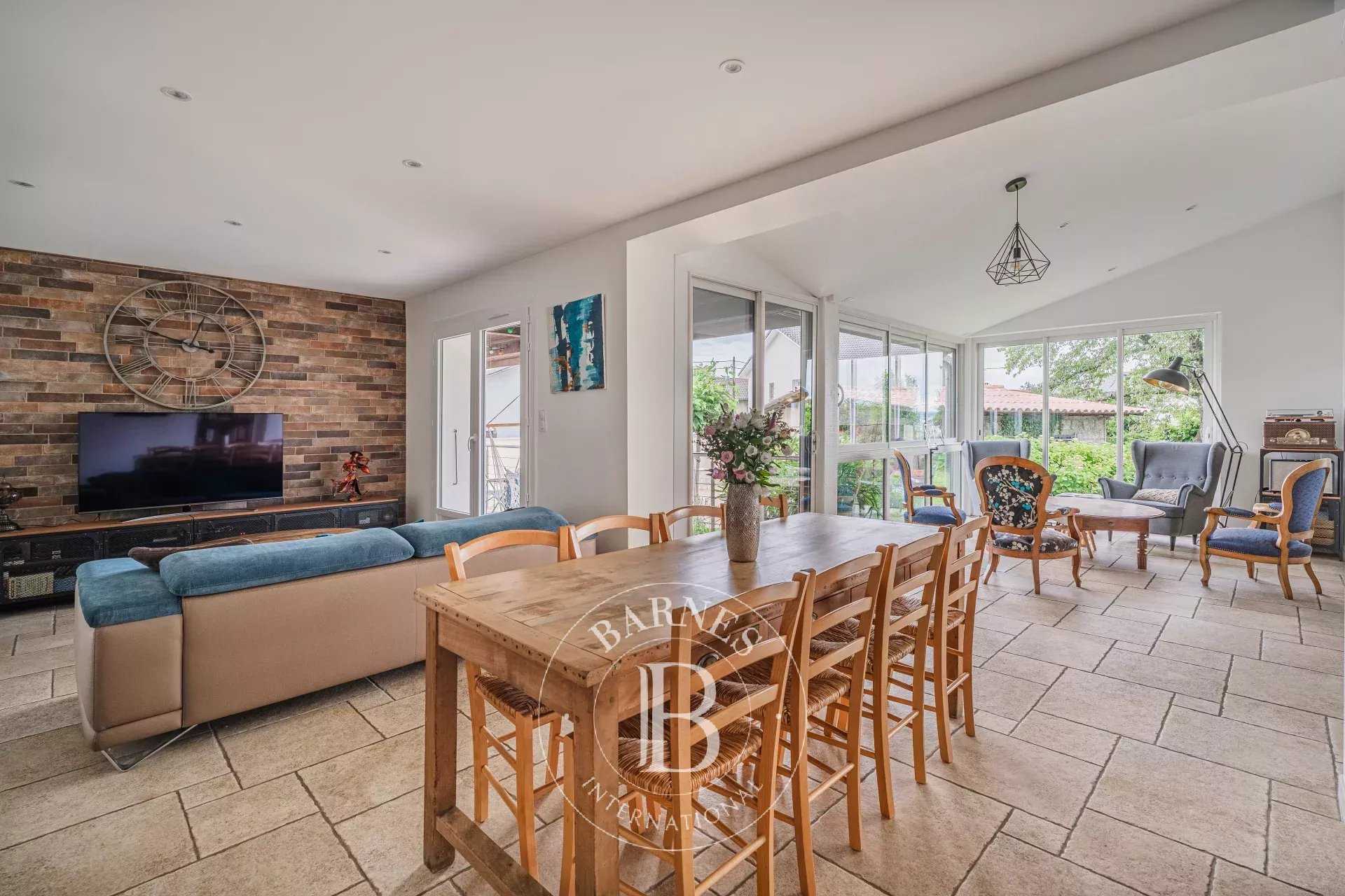 Coublevie  - Maison 9 Pi&egrave;ces 4 Chambres