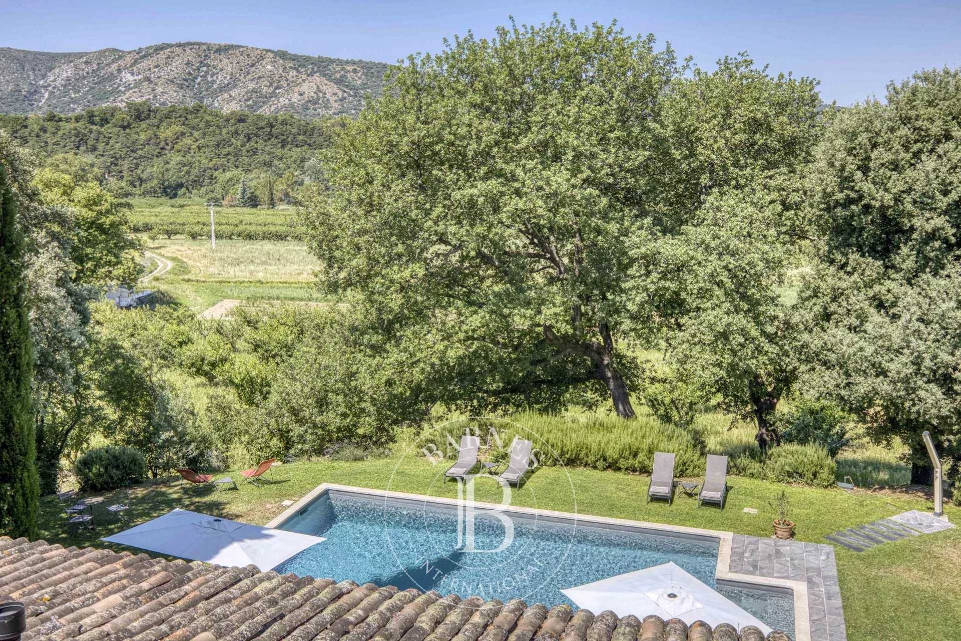 Malaucène  - Property 10 Bedrooms