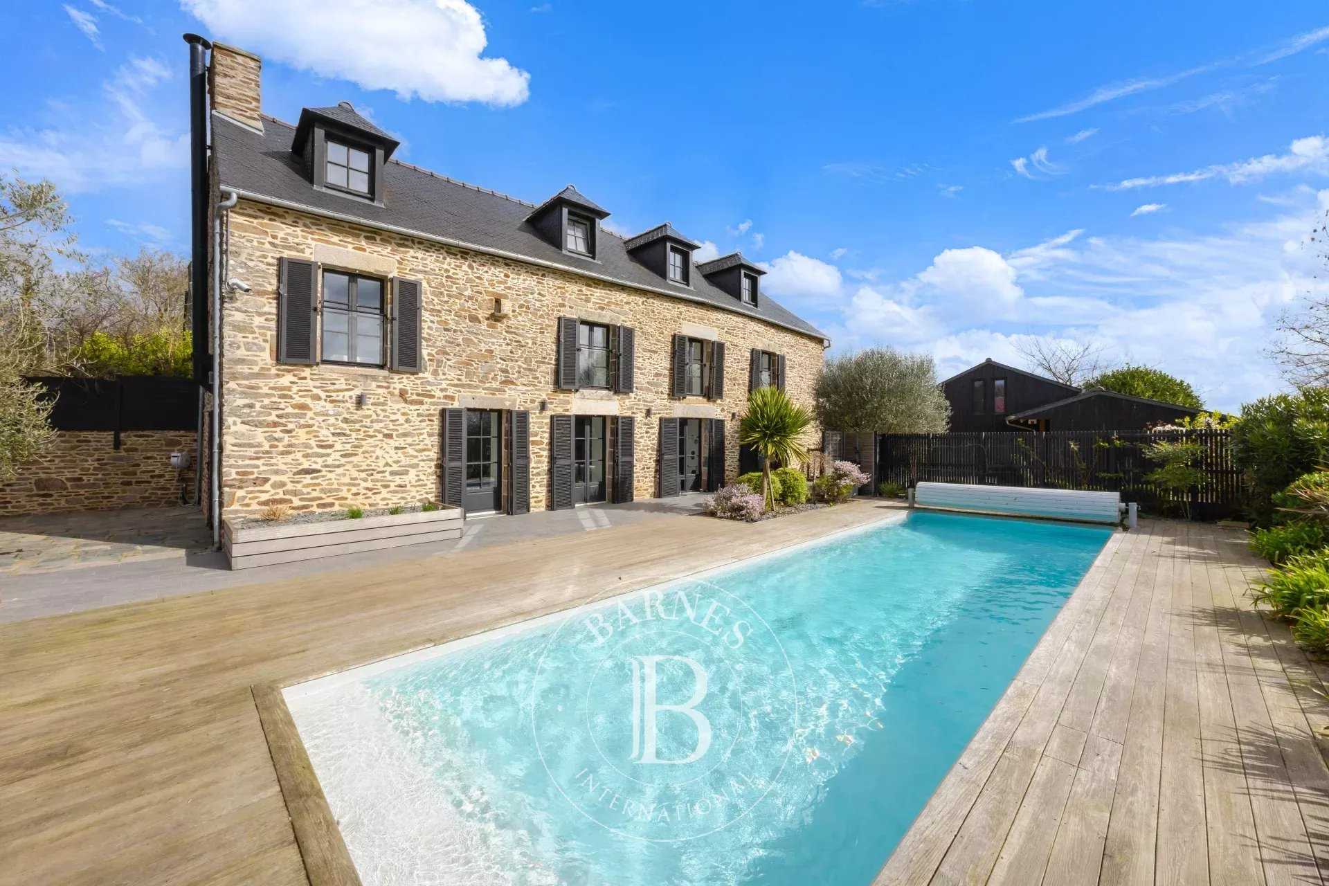 Plouër-sur-Rance  - Maison 7 Pi&egrave;ces 5 Chambres