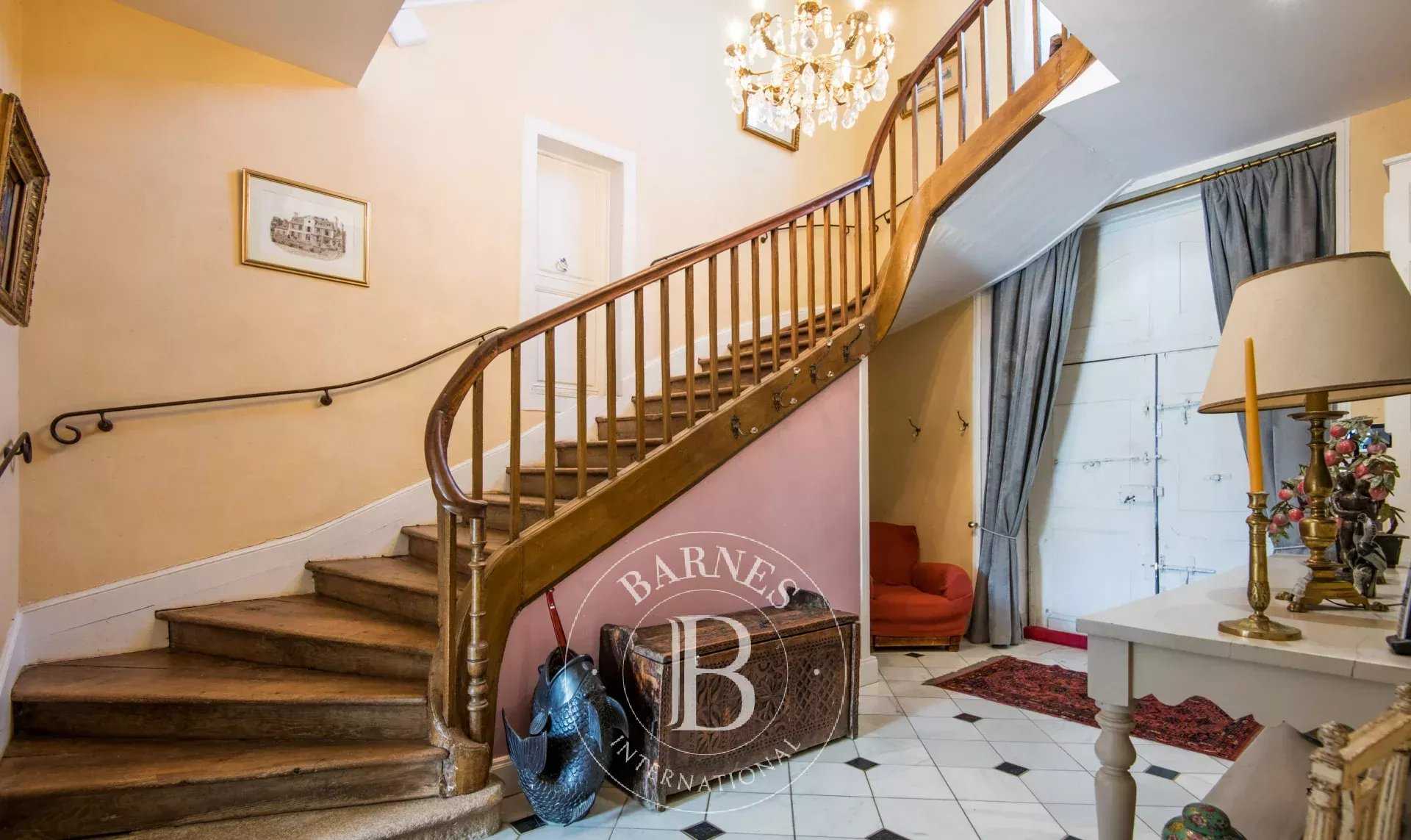 Aurillac  - Château 15 Pi&egrave;ces 10 Chambres