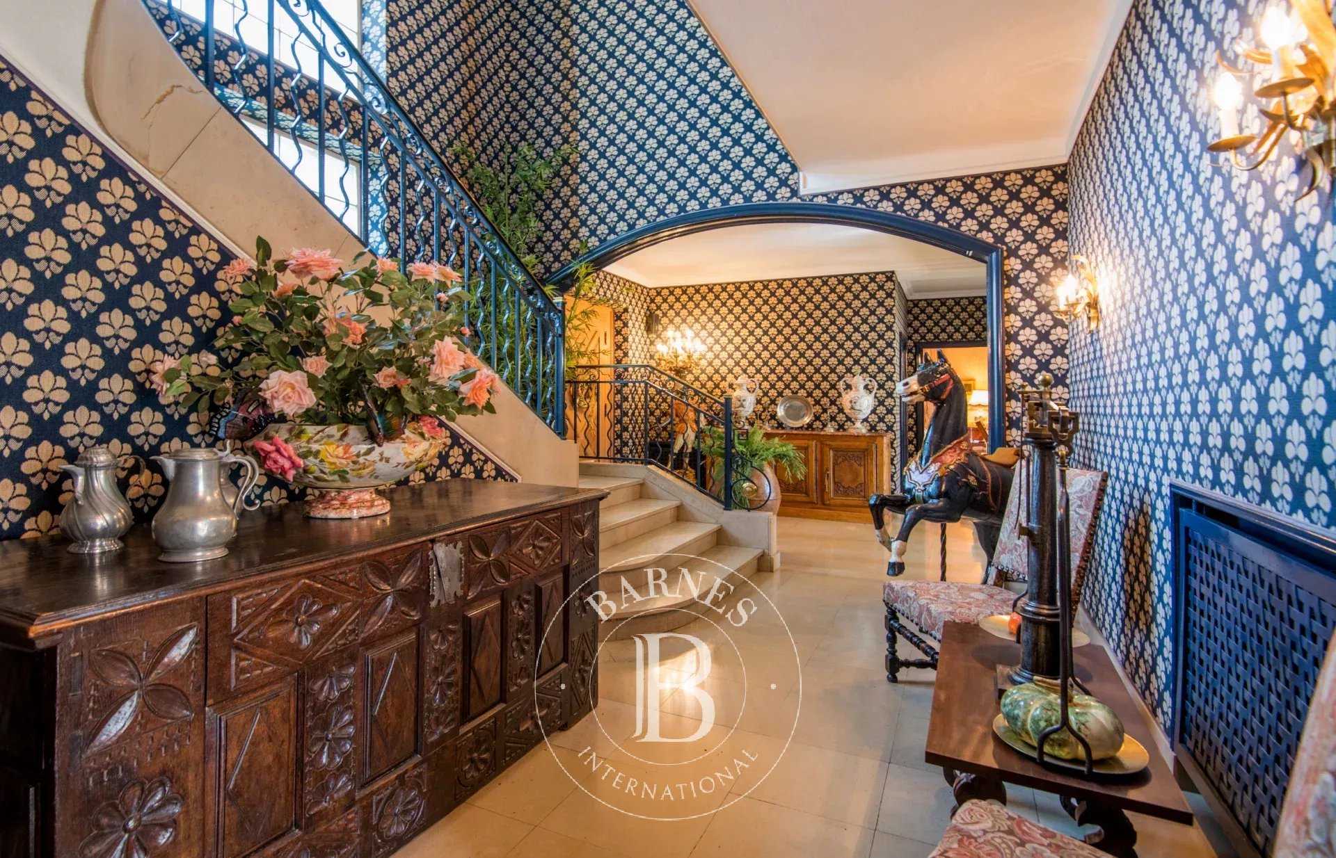 Millau  - Maison 10 Pi&egrave;ces 5 Chambres