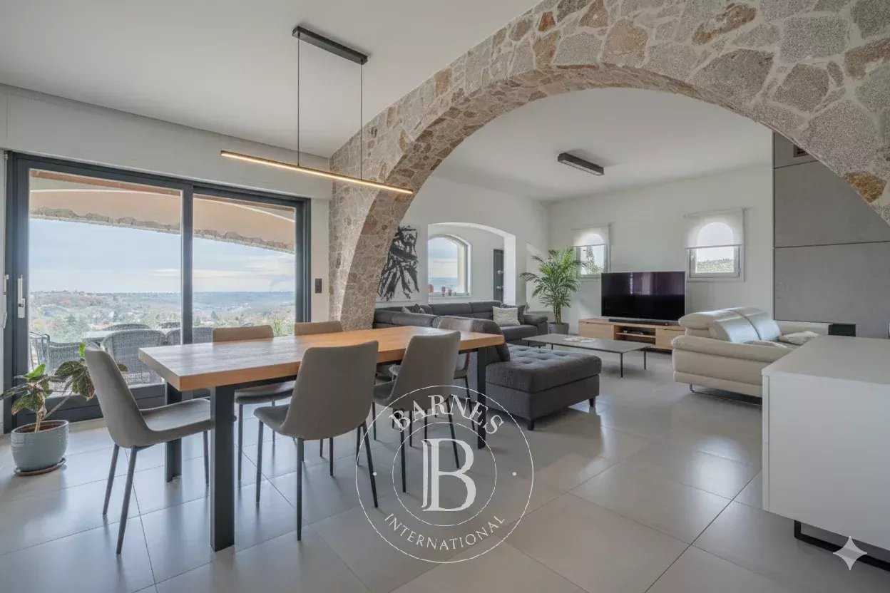 Vienne  - Maison 8 Pi&egrave;ces 4 Chambres