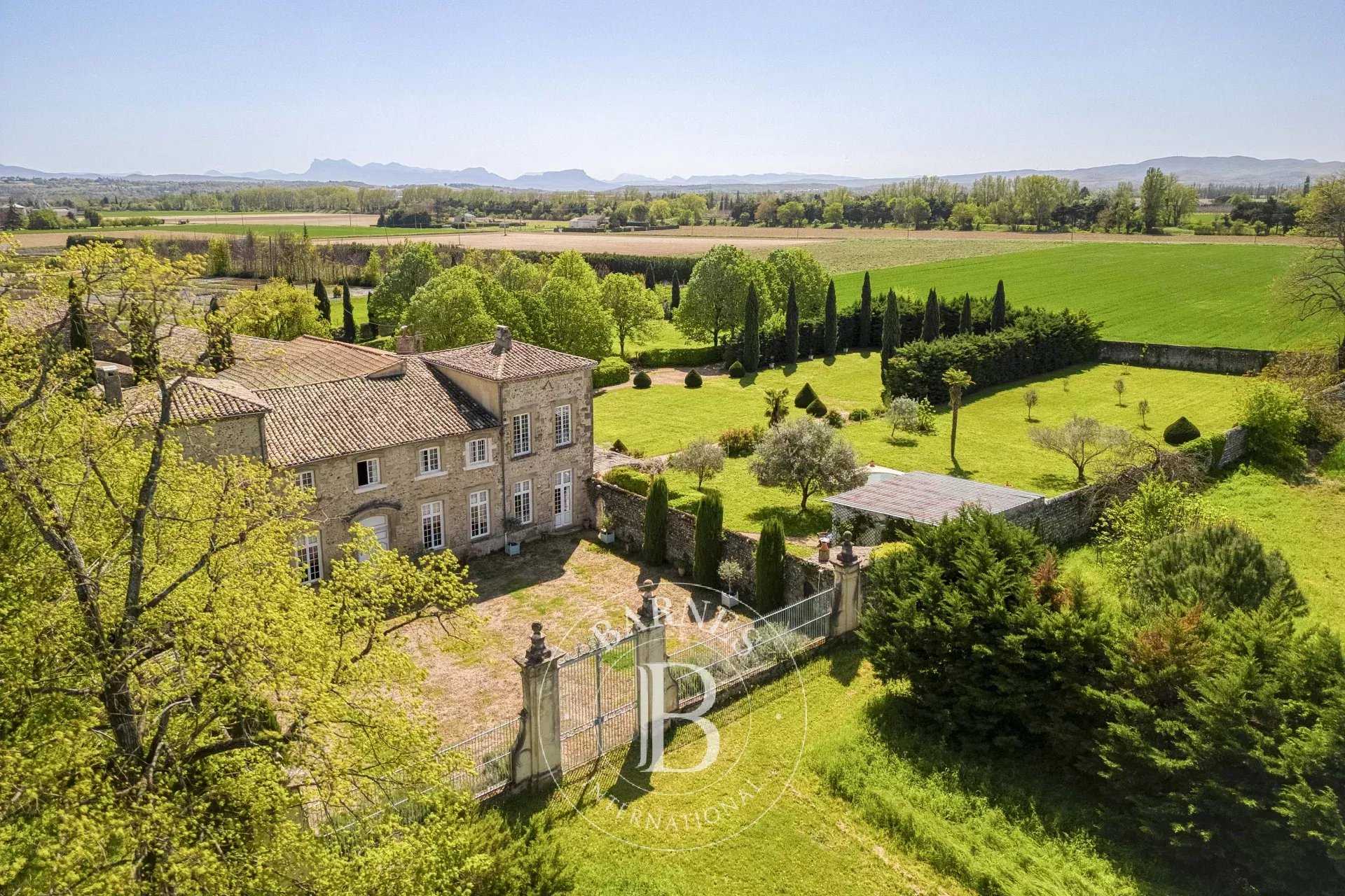 Valence  - Maison 23 Pi&egrave;ces 13 Chambres