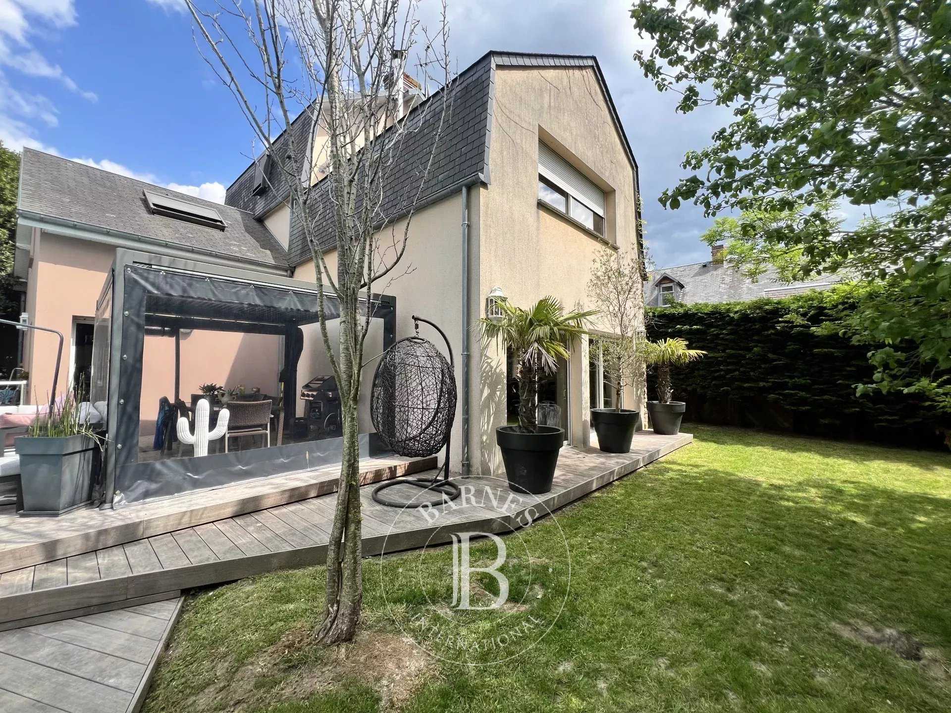 Granville  - House 5 Bedrooms