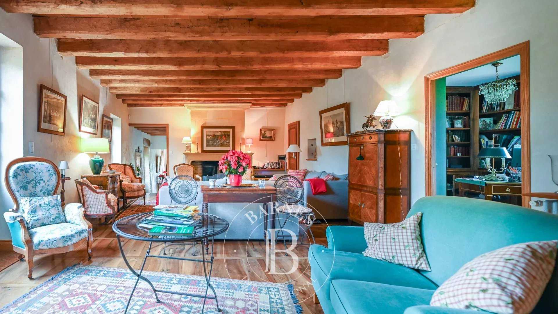 Lalinde  - Property 5 Bedrooms
