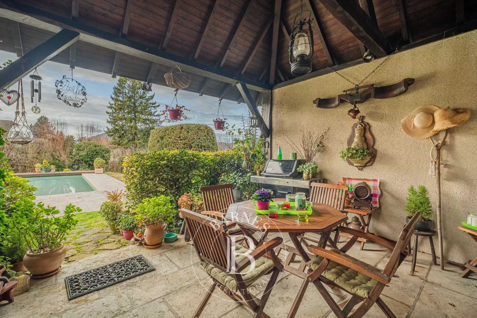 Voiron  - Maison 7 Pi&egrave;ces 4 Chambres