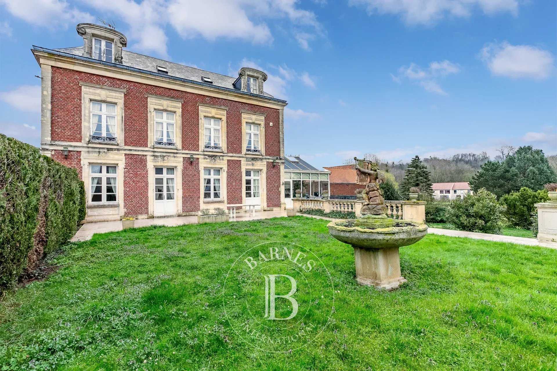 Compiègne  - Maison 9 Pi&egrave;ces 7 Chambres