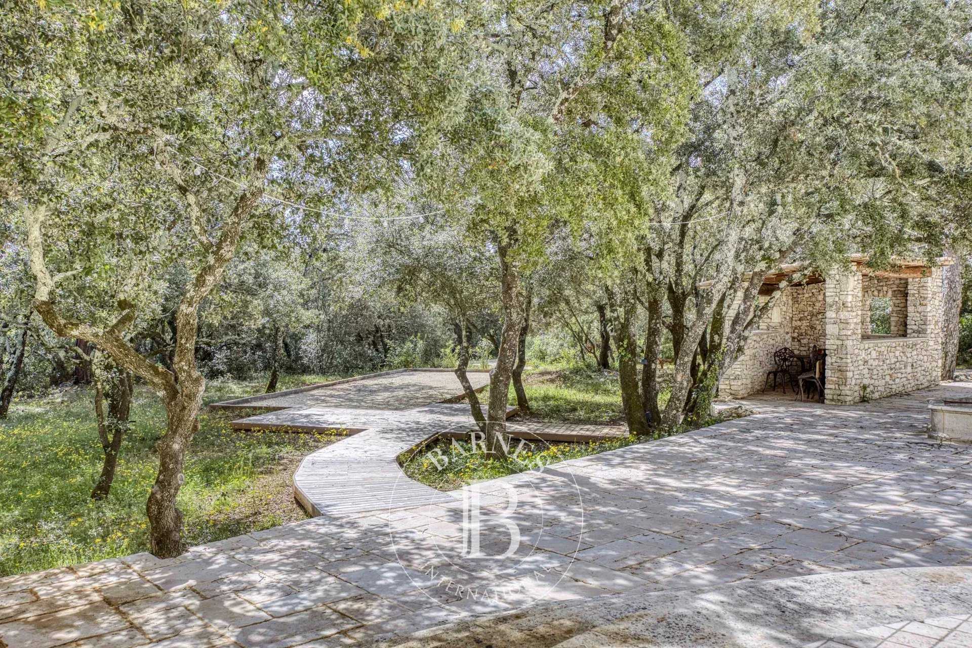 Suze-la-Rousse  - Maison 30 Pièces 11 Chambres