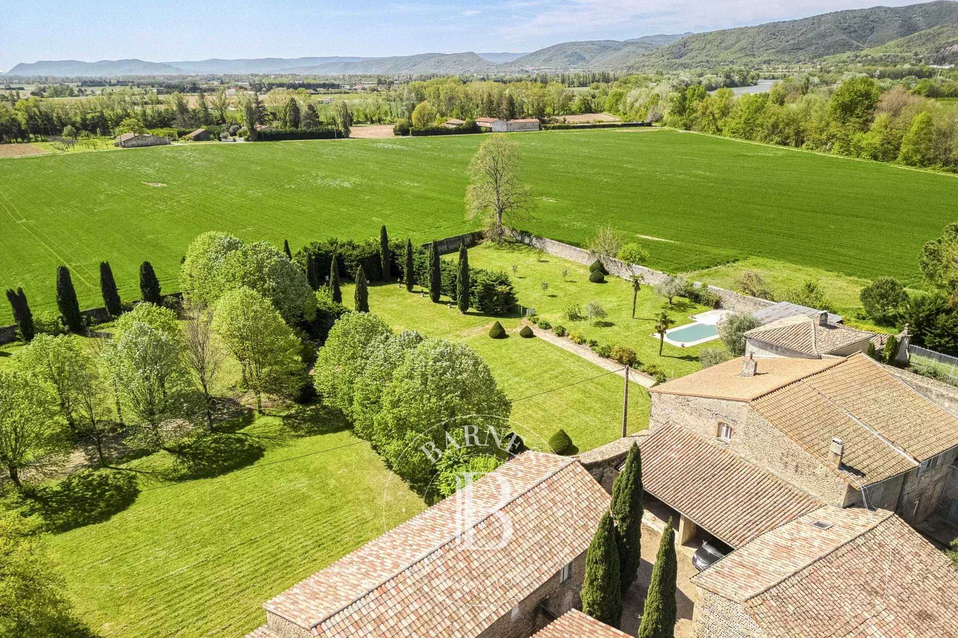 Valence  - Maison 23 Pi&egrave;ces 13 Chambres