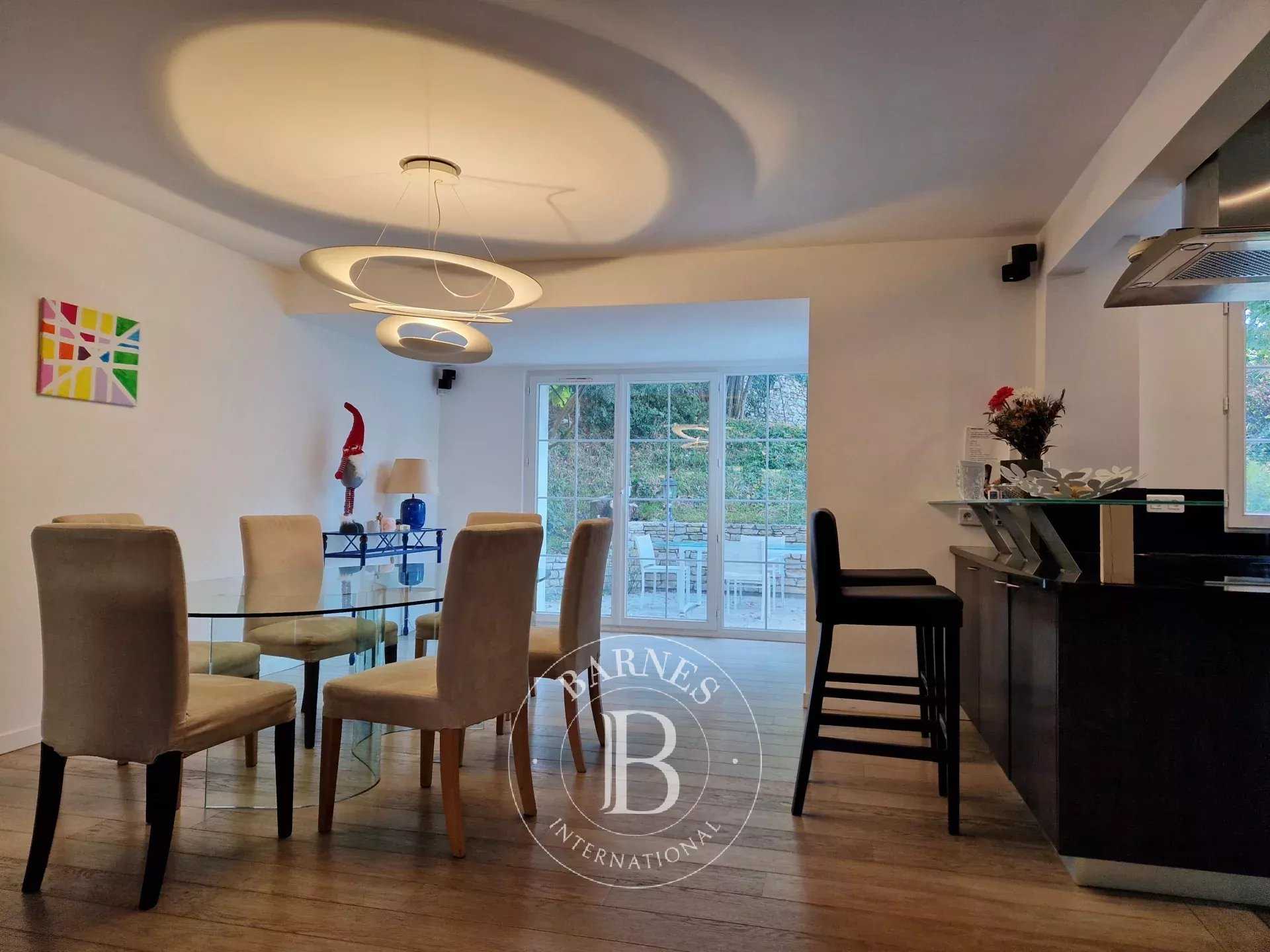 Triel-sur-Seine  - Maison 8 Pi&egrave;ces 5 Chambres