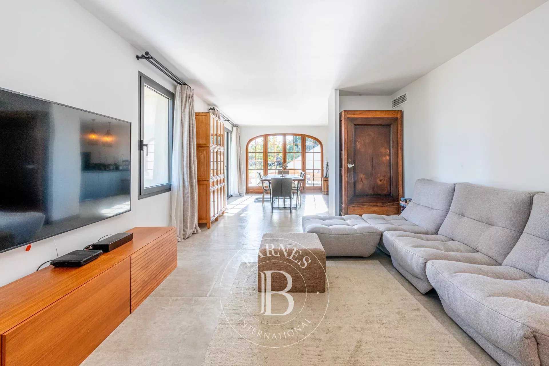 Flayosc  - Property 5 Bedrooms