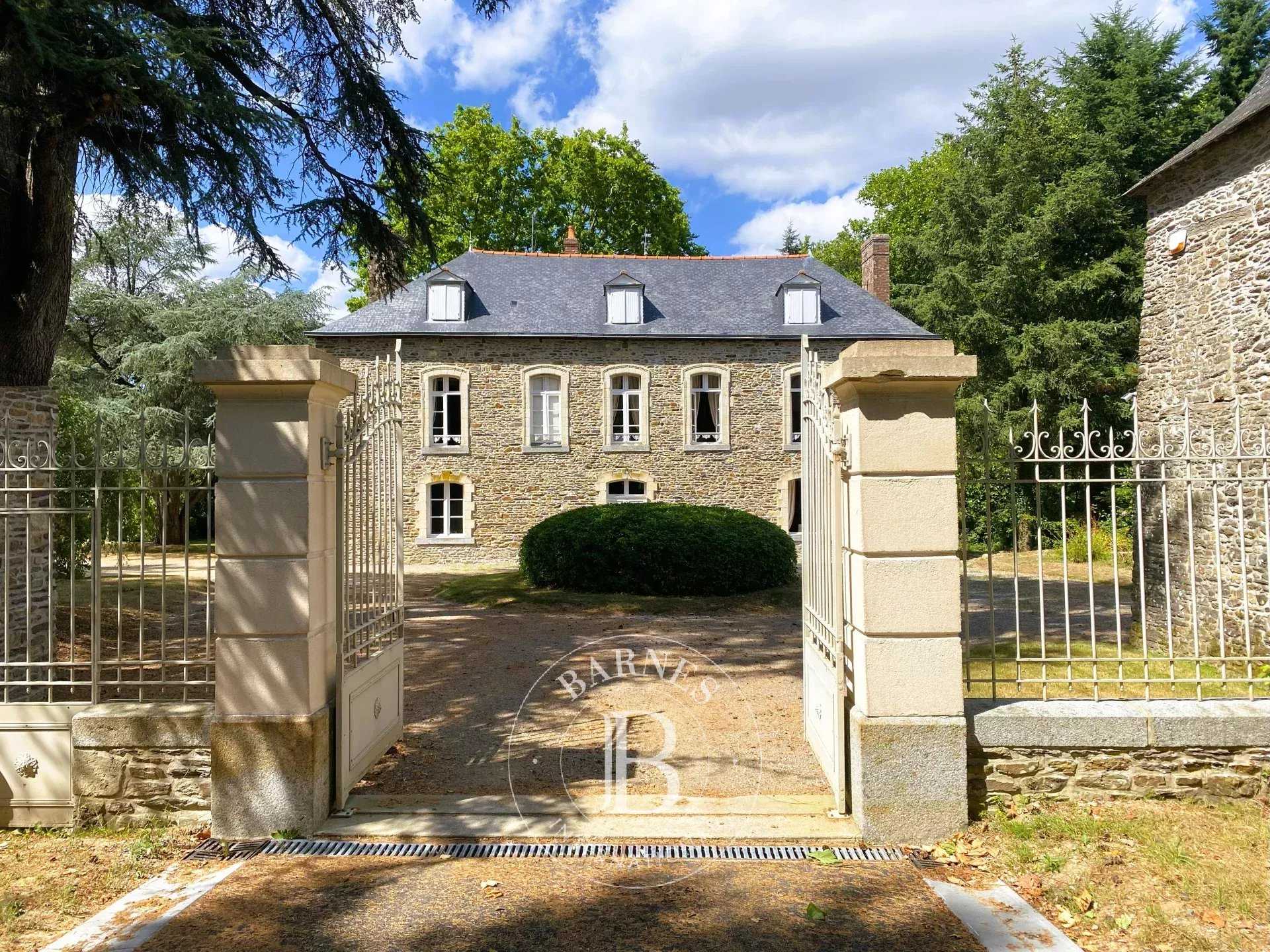 Château Rennes  -  ref 86078292 (picture 1)