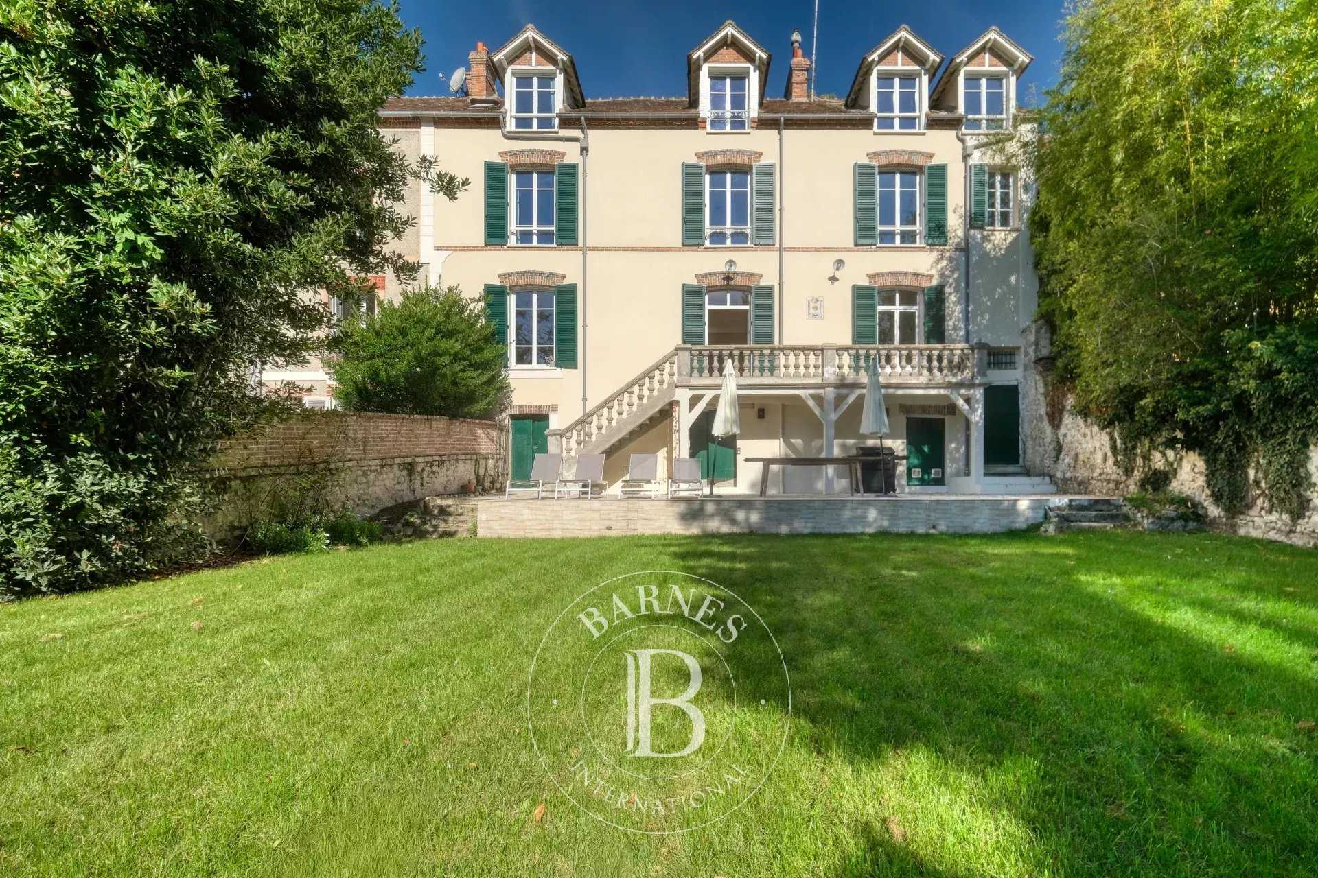 Casa de pueblo Fontainebleau  -  ref 86344861 (picture 1)