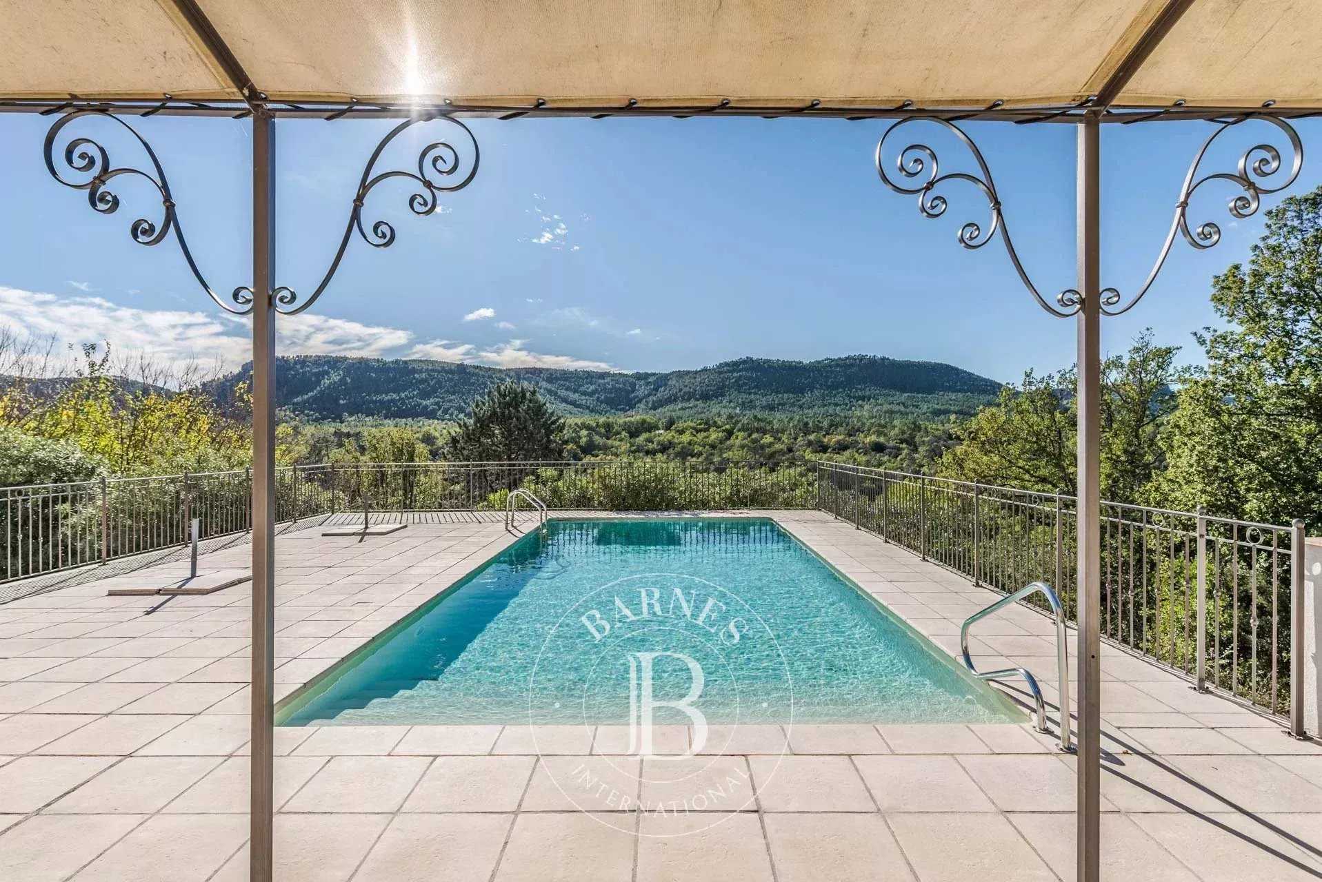 Maison d'hôtes Bagnols-en-Forêt  -  ref 86738181 (picture 1)