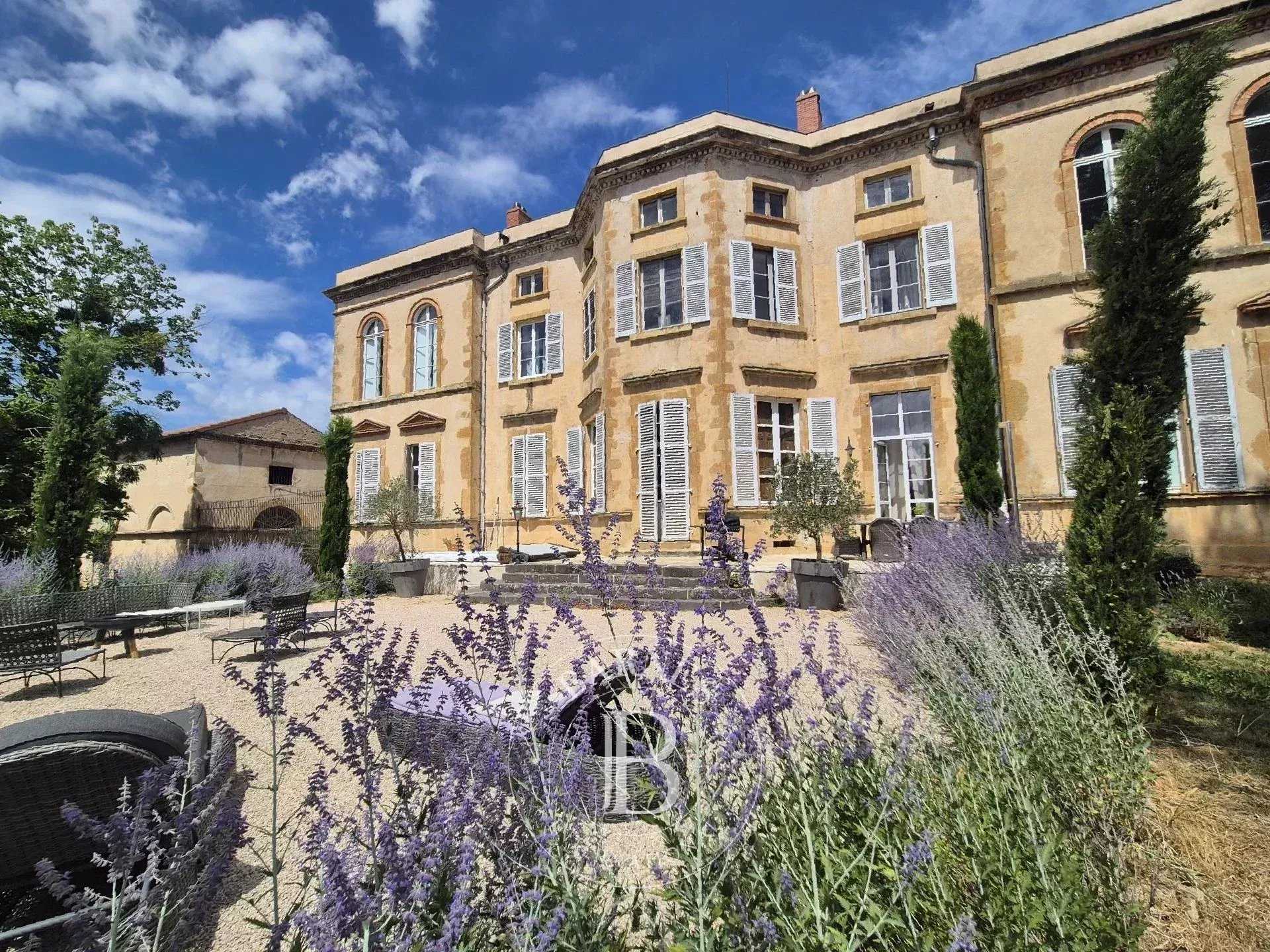 Château Saint-Germain-Lembron  -  ref 86136213 (picture 1)