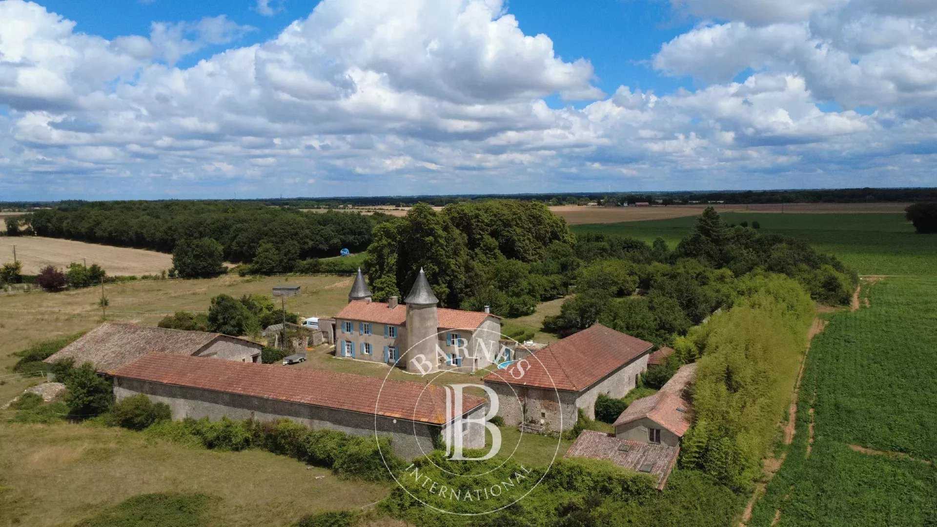 House Civray  -  ref 86183137 (picture 1)