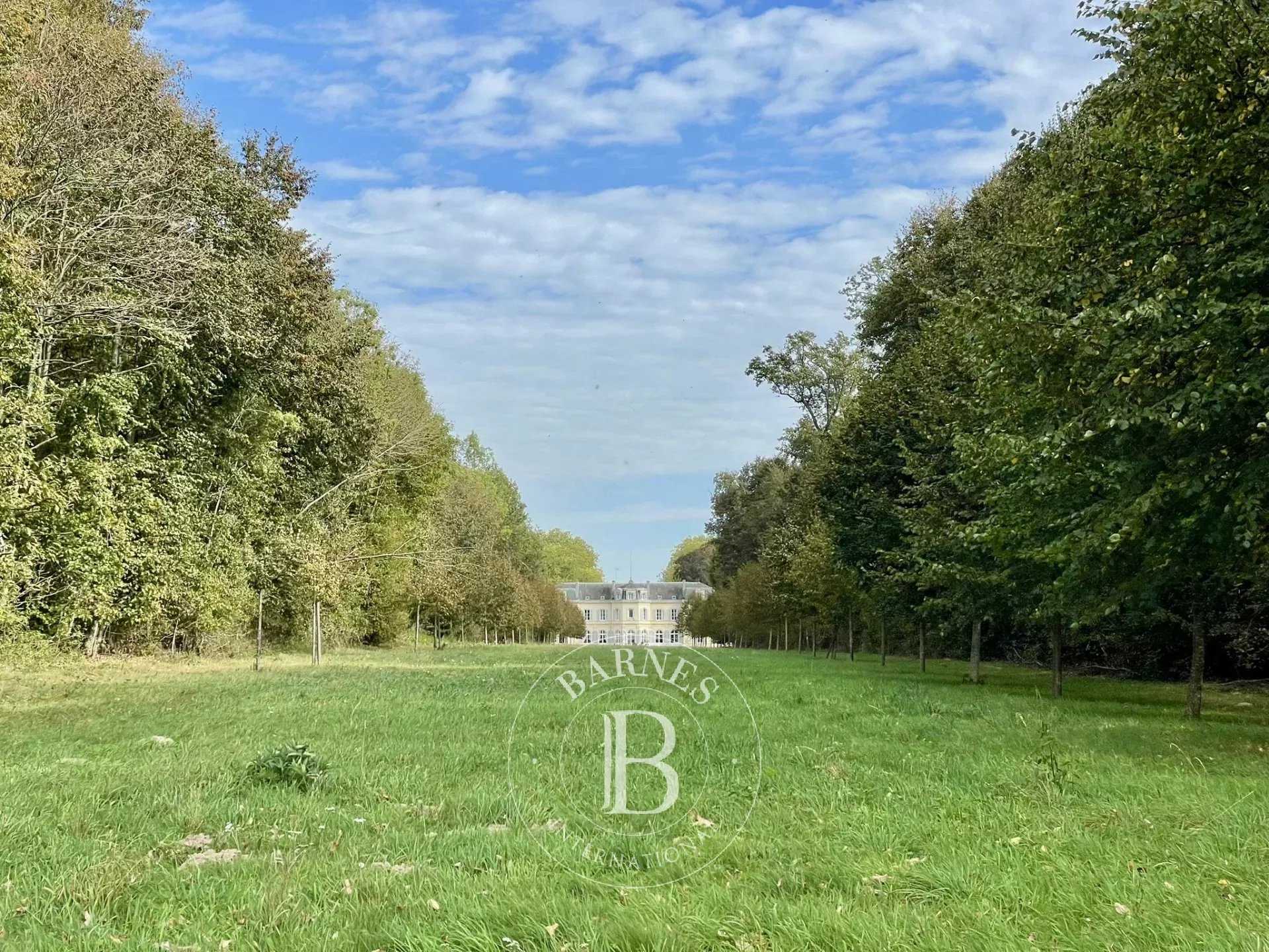Château Fontainebleau  -  ref 84660189 (picture 2)