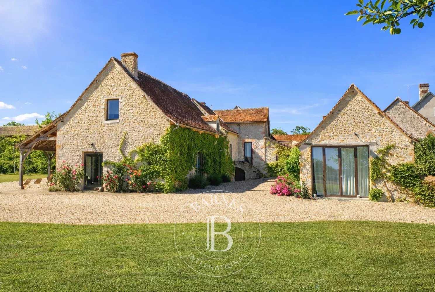 Maison La Roche-Posay  -  ref 86701703 (picture 1)